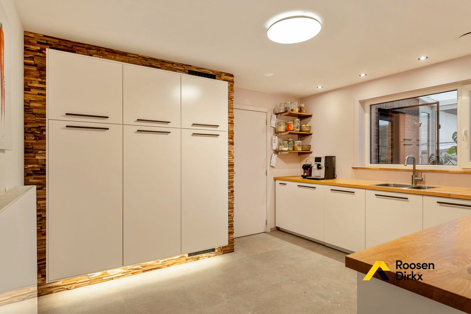 Instapklare volledig gerenoveerde vrijstaande gezinswoning met 3 slaapkamers op perceel van 617m² foto 11