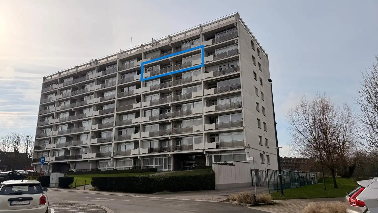 Appartement met twee slaapkamers en terras te huur aan het Molenweideplein te Lanaken foto {{pictureIndex}}