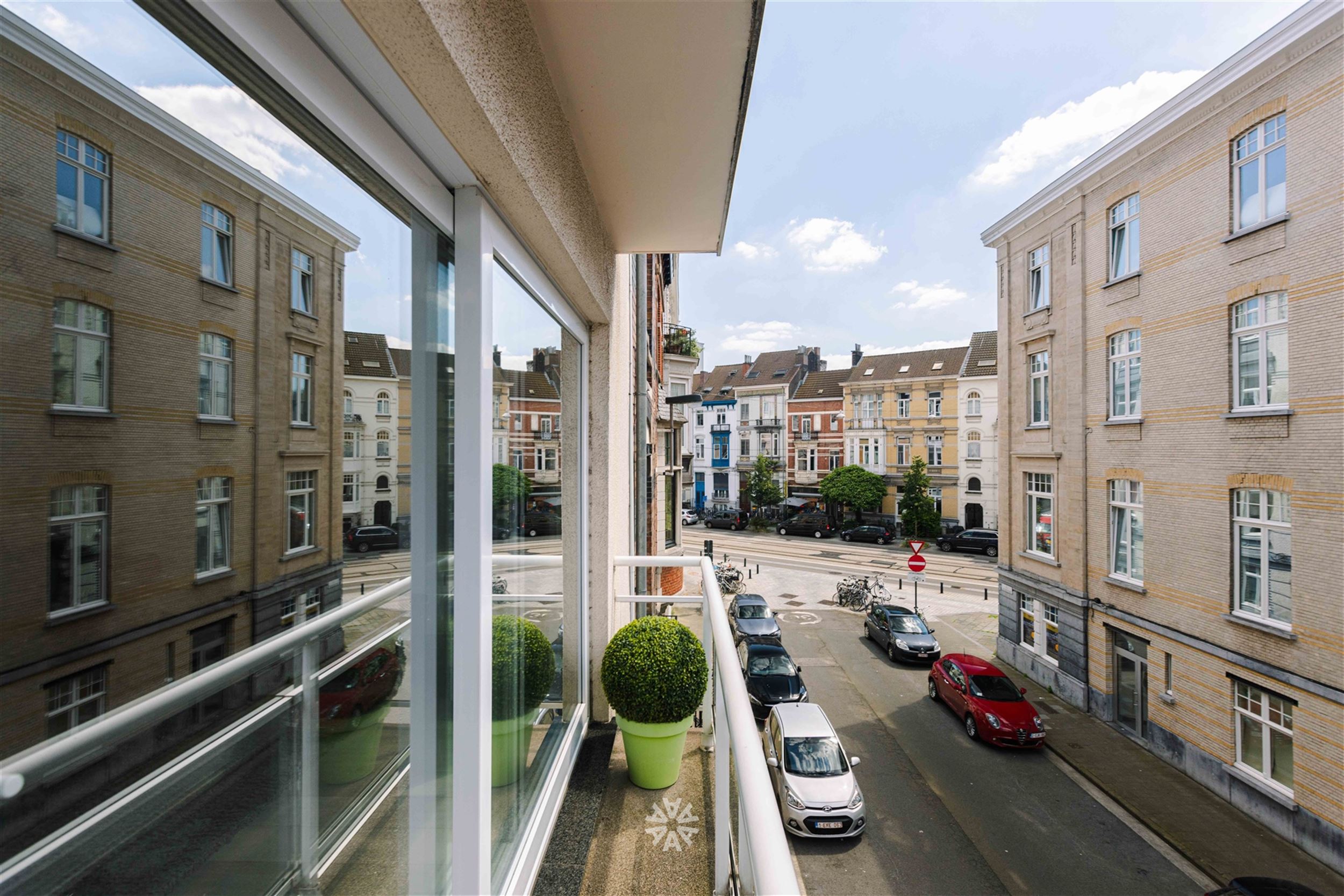 Gerenoveerd appartement met 2 slaapkamers aan station Gent-Sint-Pieters!  foto 5