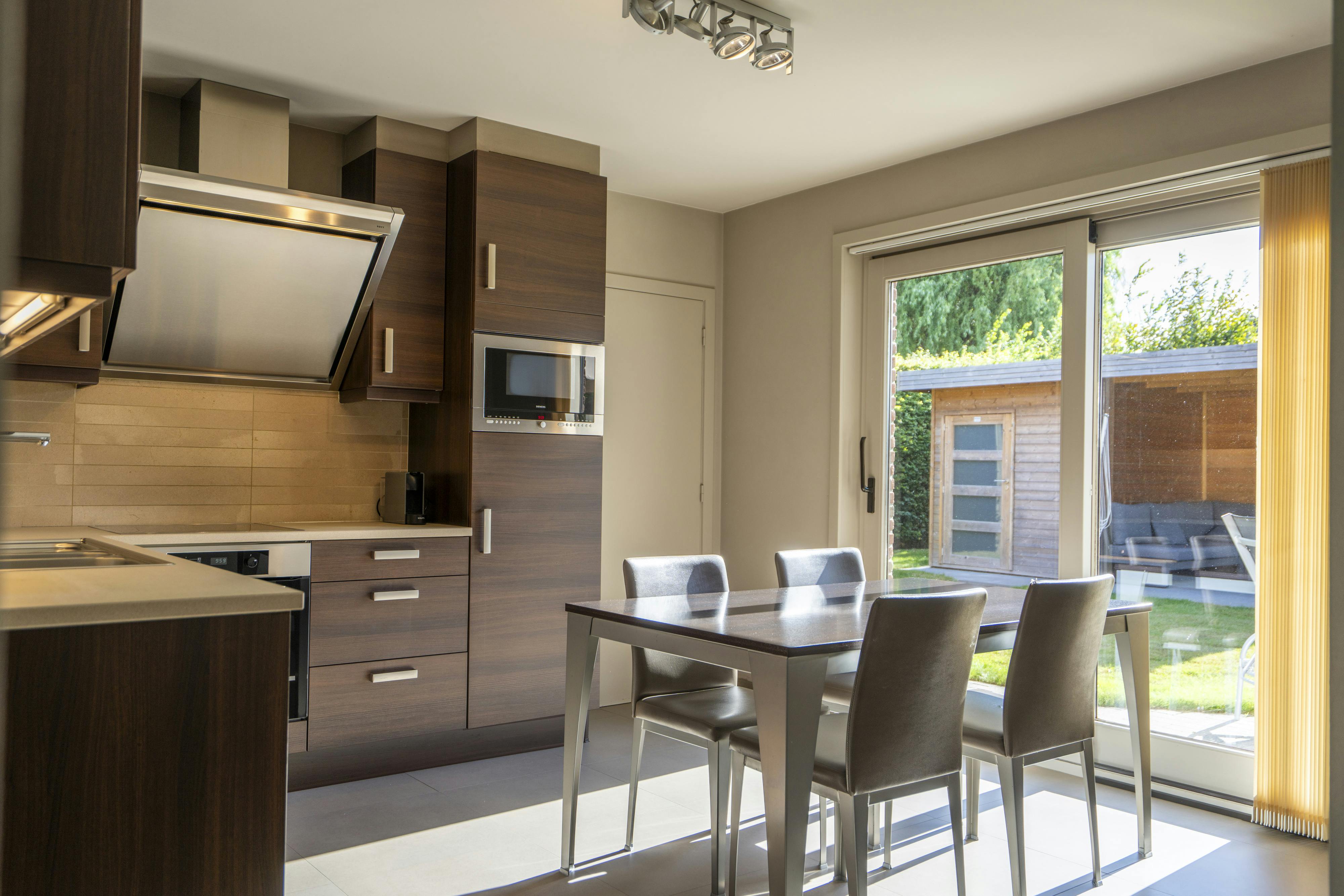 Instapklare villa in de rustige Keibeekstraat te Zwevegem foto 10