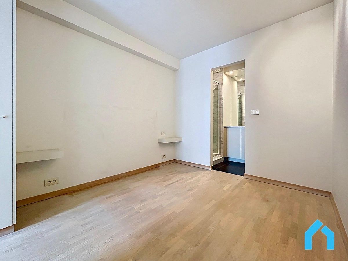 Instapklaar, zuidgericht appartement met 3 slaapkamers te huur! foto 13