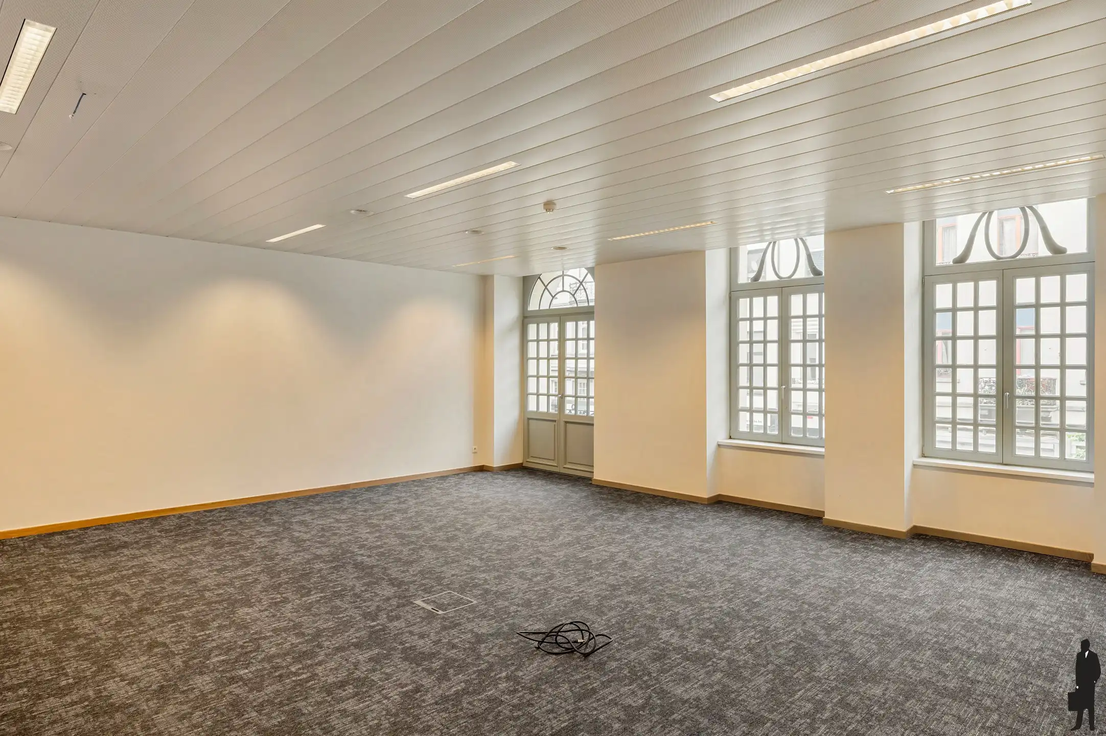 4 gerenoveerde kantoorruimtes (geheel of gedeeltelijk te huren) in een karaktervolle geklasseerde herenwoning met uitstekende bereikbaarheid en ruime parkeervoorzieningen. foto 7
