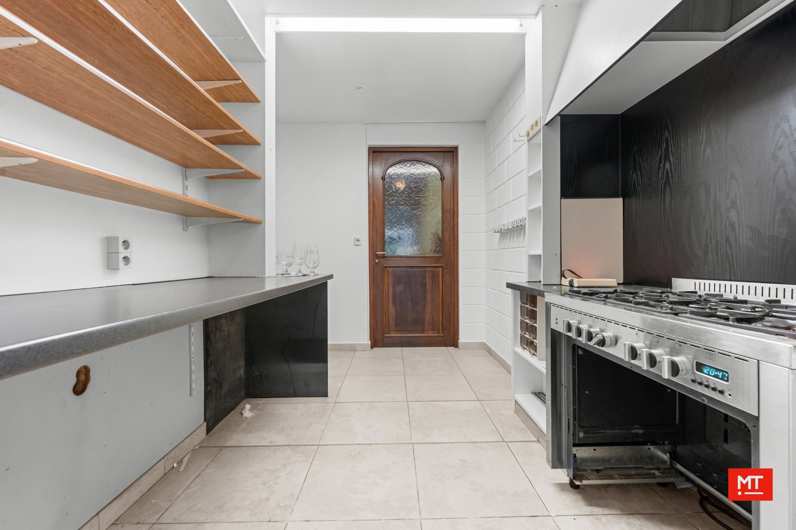 Gelijkvloerse woning met Zuid-Westgerichte tuin en opslagruimte van 130 m² foto 17