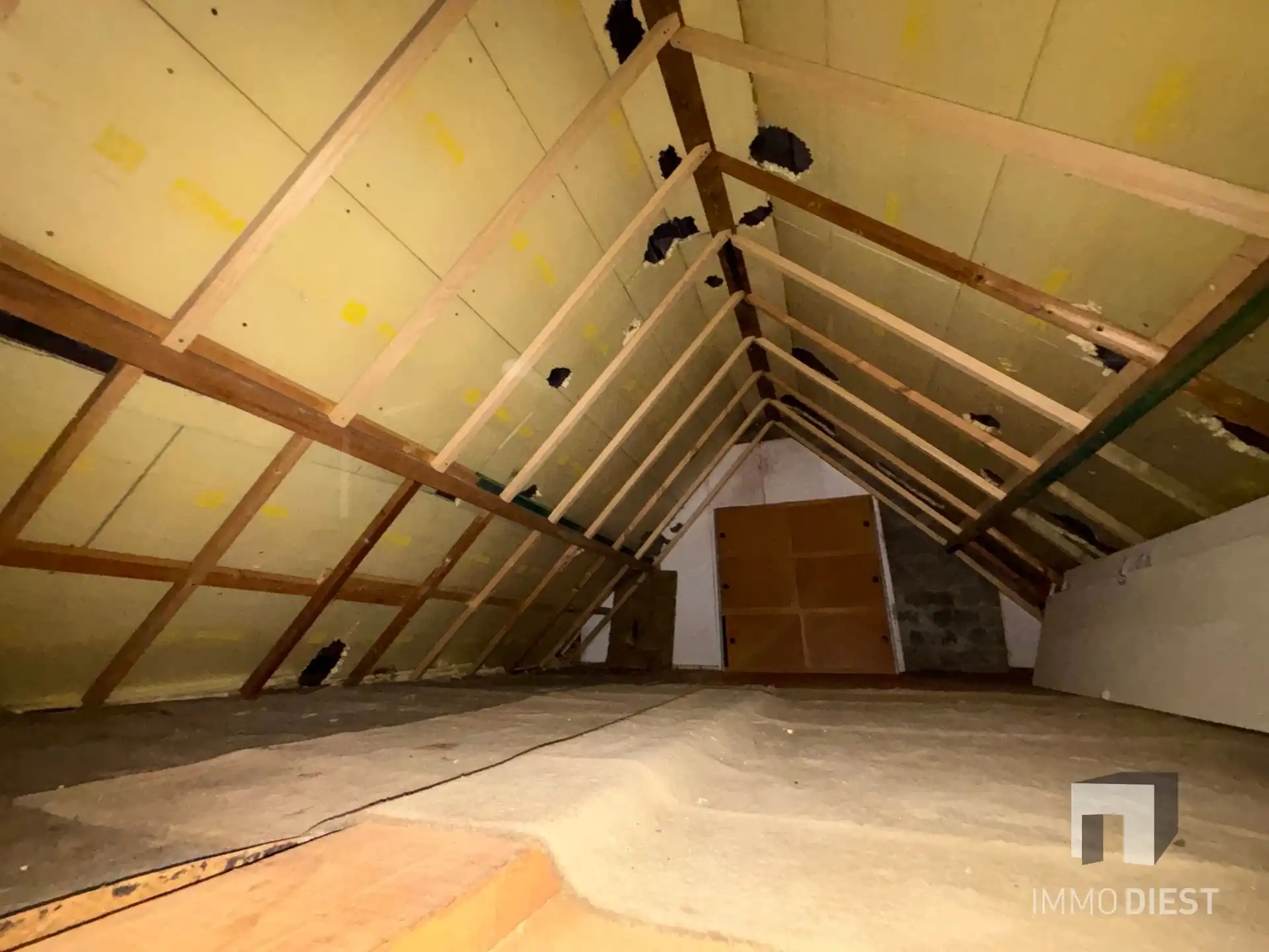 Te koop: Te renoveren vrijstaande woning met 3 slaapkamers en ruime garage  foto 23
