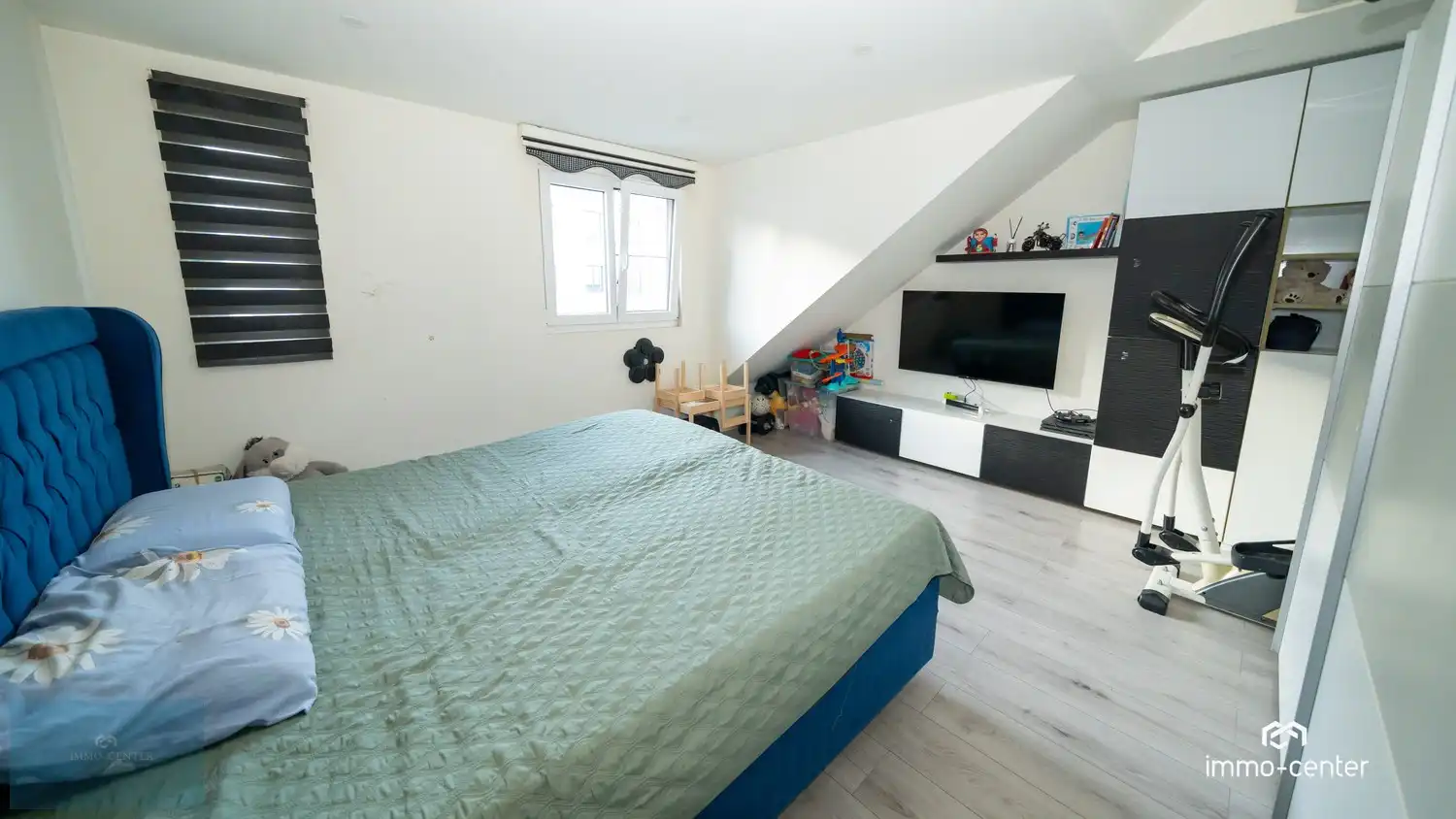 🏡 Gerenoveerde gezinswoning met tuin in Genk – EPC.   C foto 17