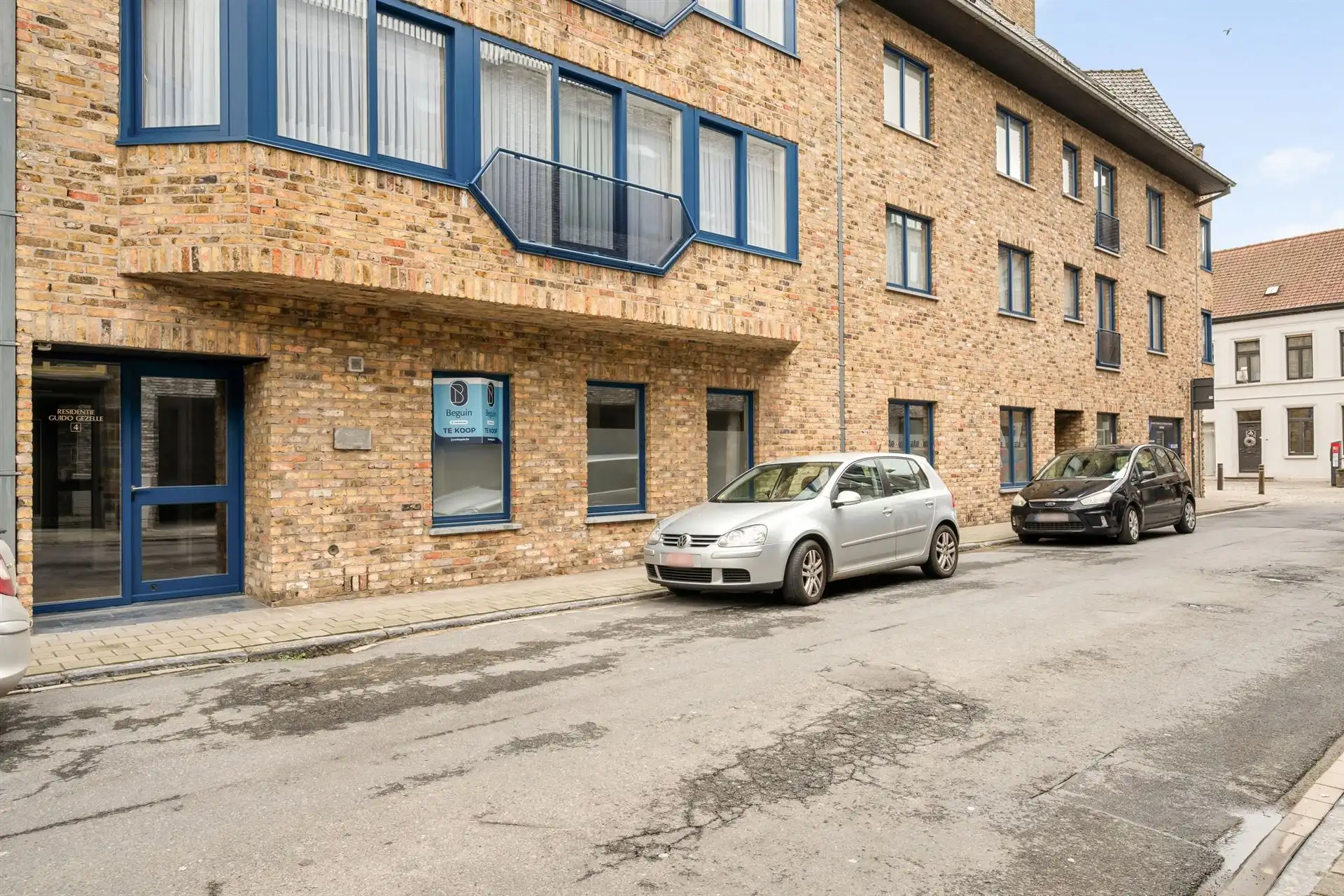 Topgelegen mogelijks groot appartement met veel potentieel! foto 11