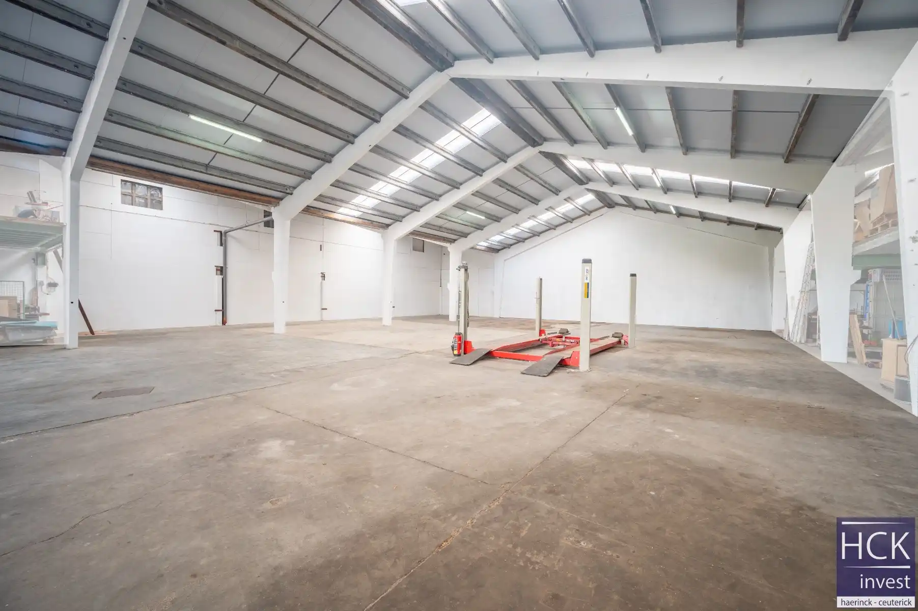 KRUISHOUTEM (Nokere) - Opslagplaats 400m² + parkeerruimte op afgesloten terrein foto 5