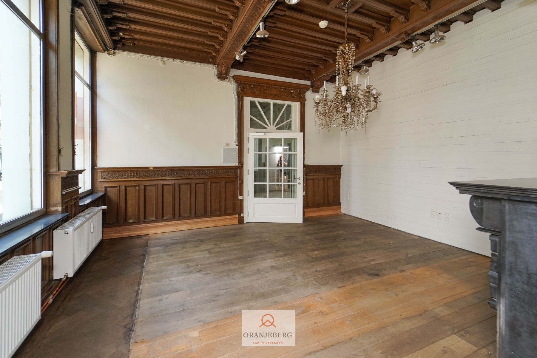 Handelsruimte met authentieke elementen te huur in centrum Gent, aan het Gravensteen foto 9