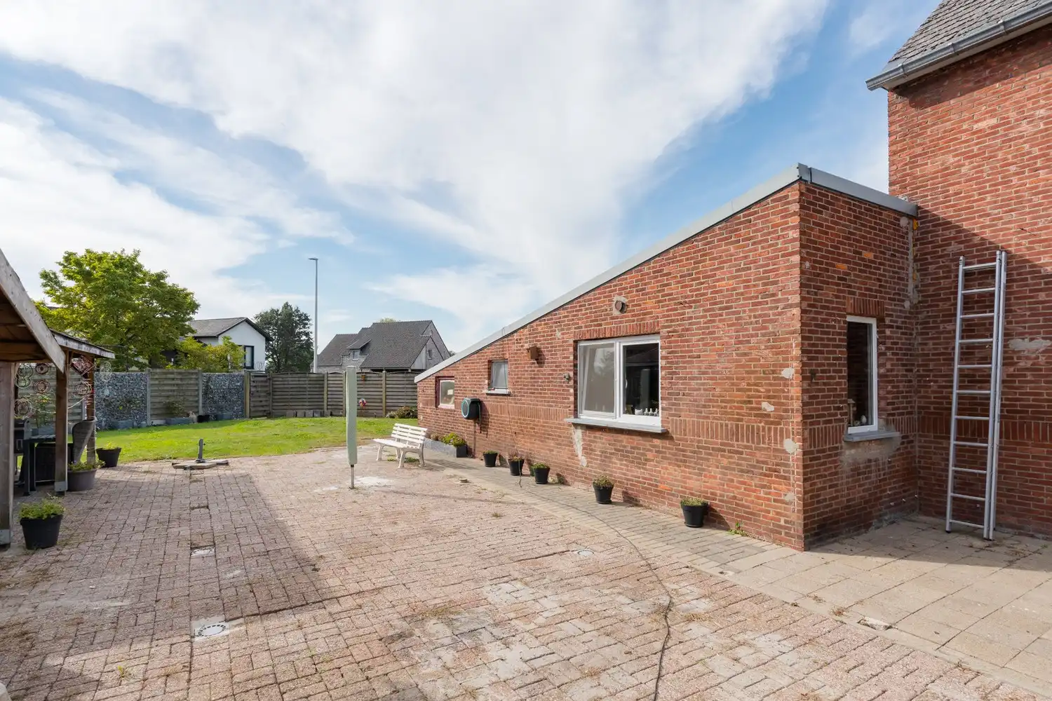 Ruime woning in een mooie omgeving, vlak bij de Nederlandse grens foto 31