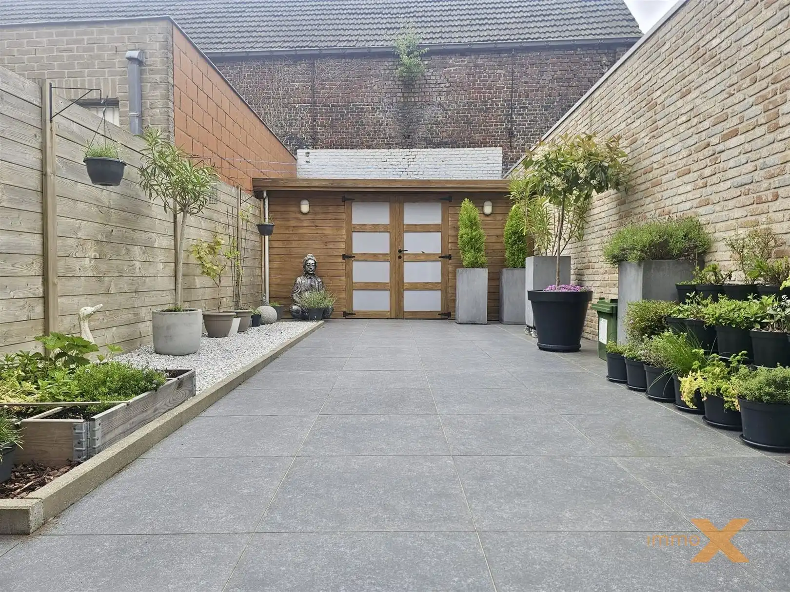GELIJKVLOERS APP MET GROOT TERRAS EN GARAGE foto 19