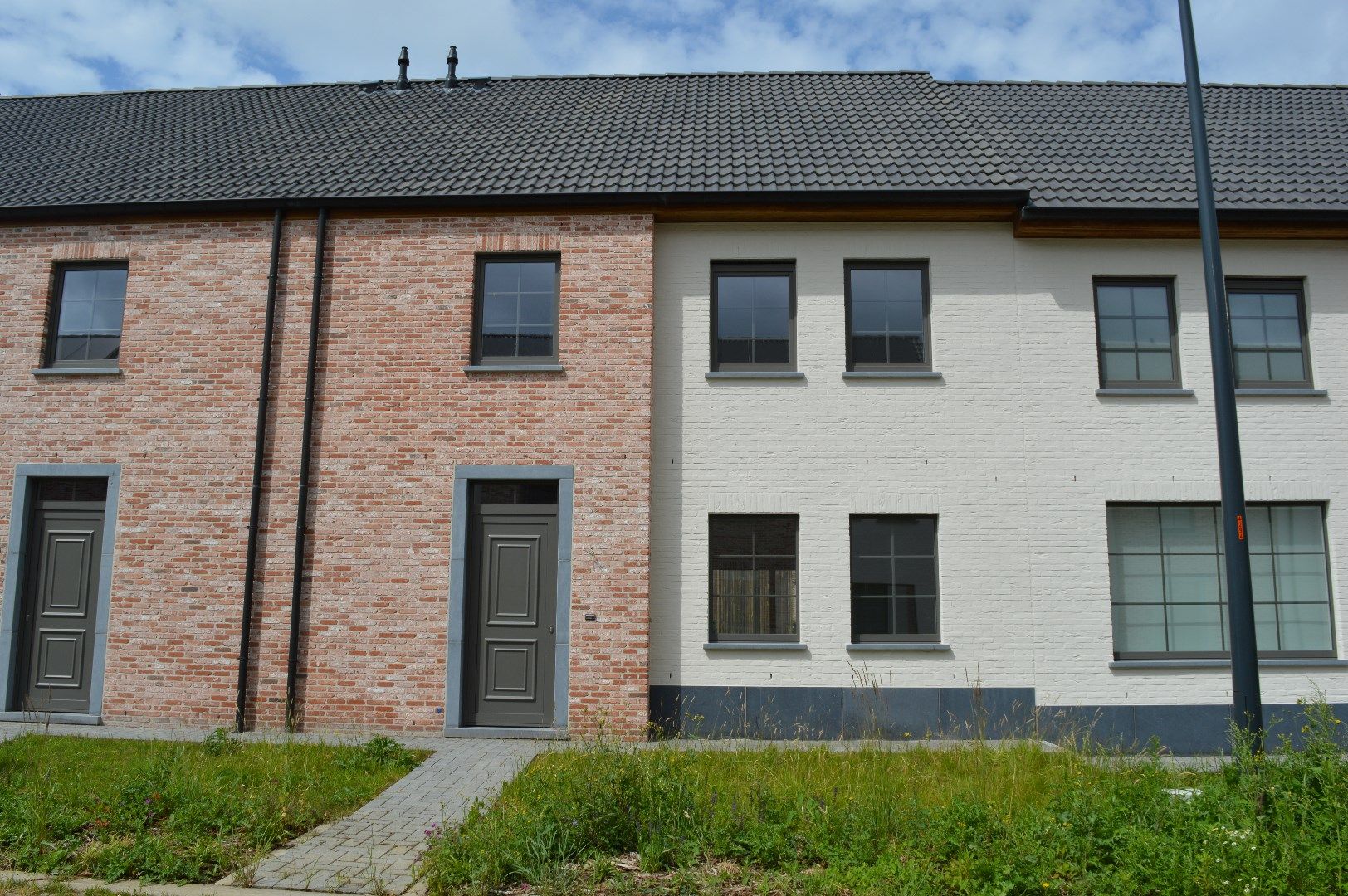 Nieuwbouwwoning in Moen met 3 slaapkamers en tuin foto {{pictureIndex}}