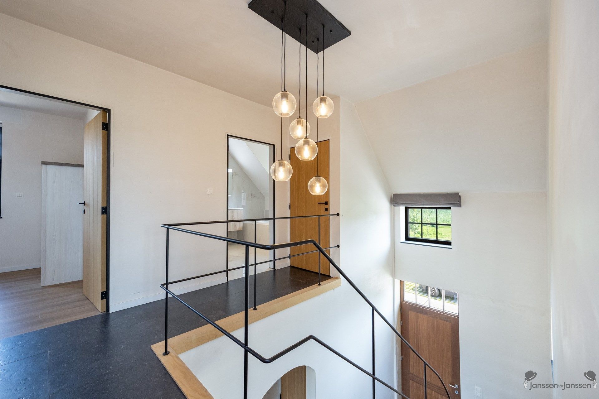 Recente woning met 3 slaapkamers op 482 m² foto 8
