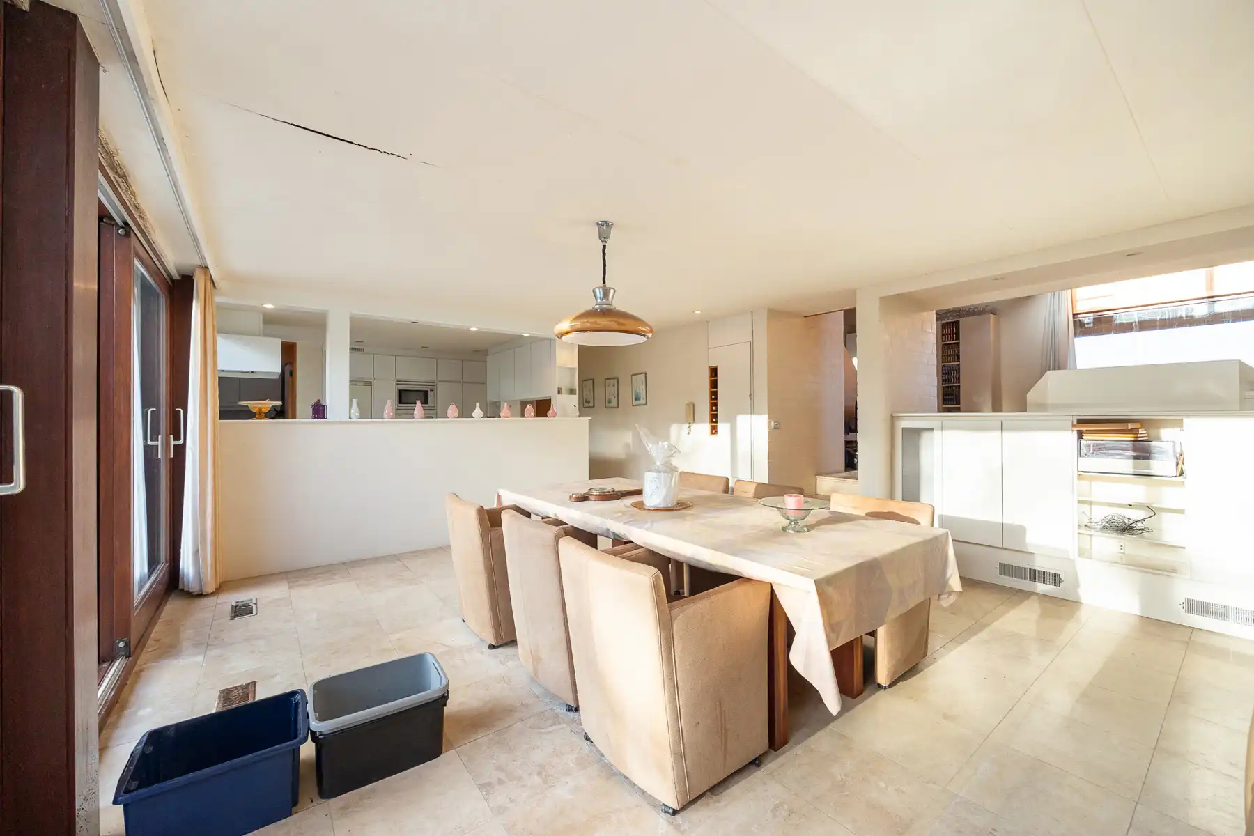 Te renoveren split-level villa met 4 slk + bureel op 1.924m² foto 9