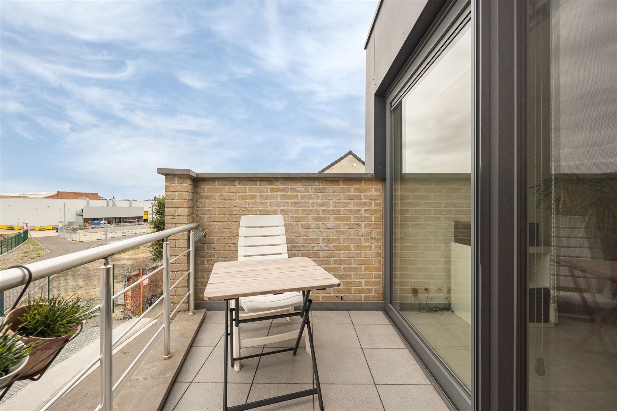 Instapklaar appartement met terras te Mechelen foto 7