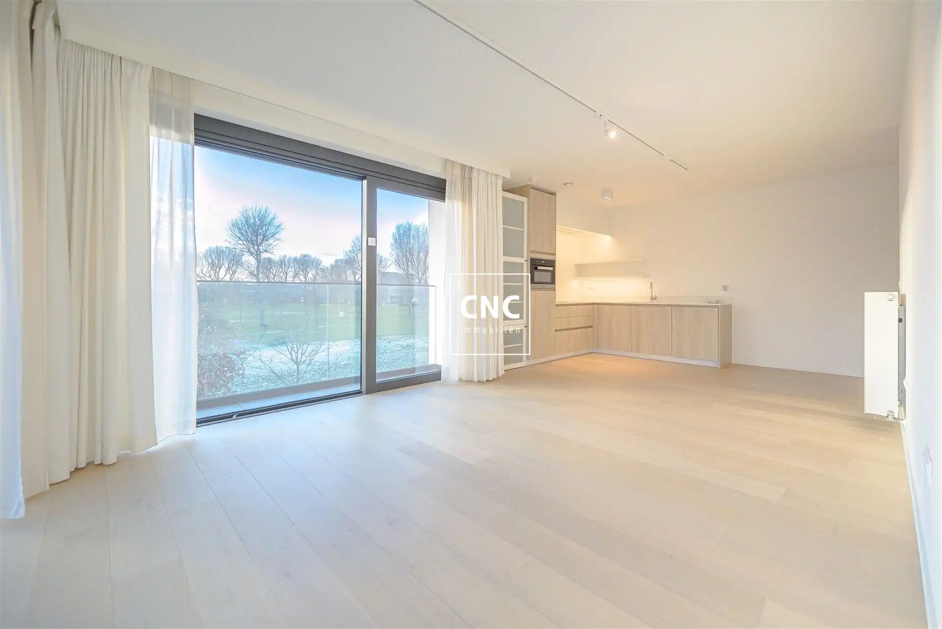 Prachtig instapklaar serviceflat met gigantische zuid-terras foto 3