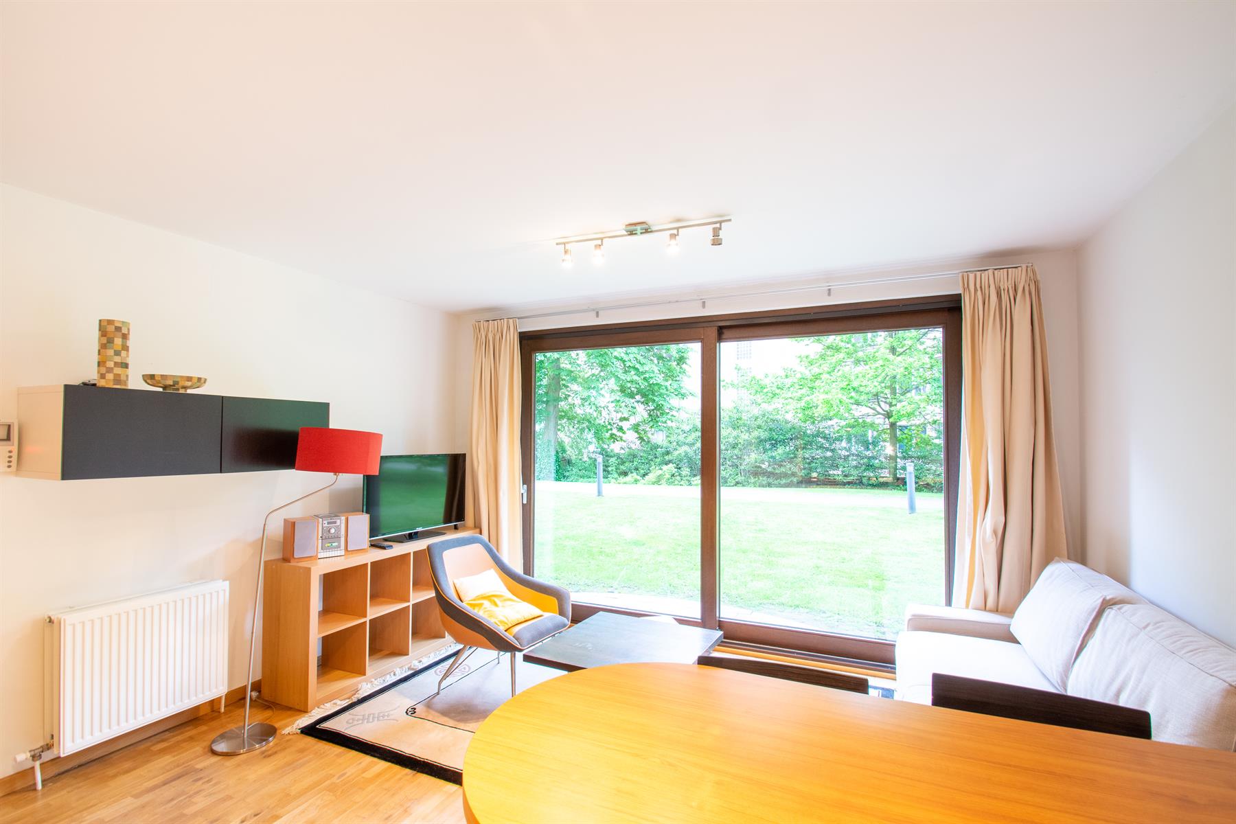 Prachtig gemeubeld app. 1 Kamer + gemeenschappelijke TUIN!!! foto {{pictureIndex}}