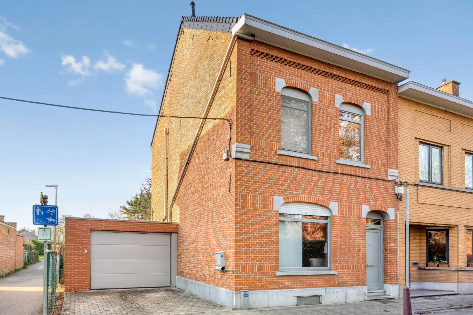 Hoofdfoto van de publicatie: Halfopen bebouwing met 3 slaapkamers, tuin en garage in Kessel-Lo – EPC 348 kWh/m² - bewoonbare opp. 157 m²