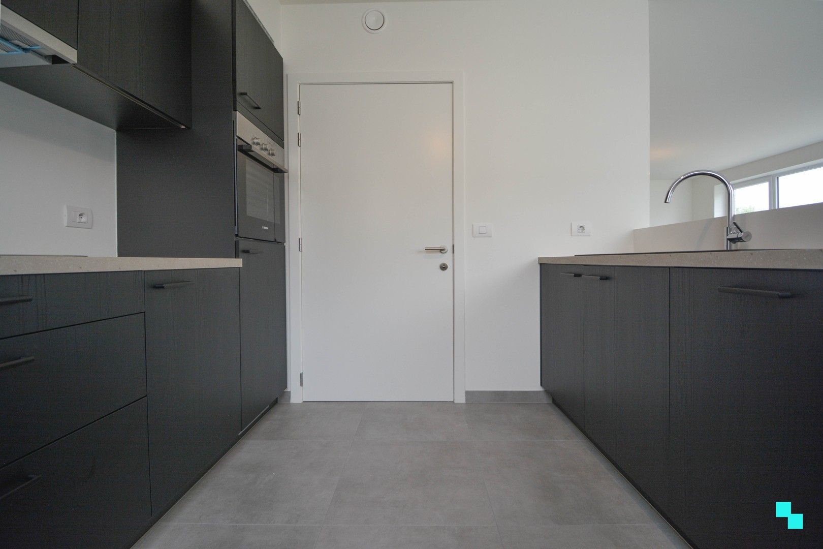 Aantrekkelijk, nieuwbouw appartement in dorpskern Gits foto 7