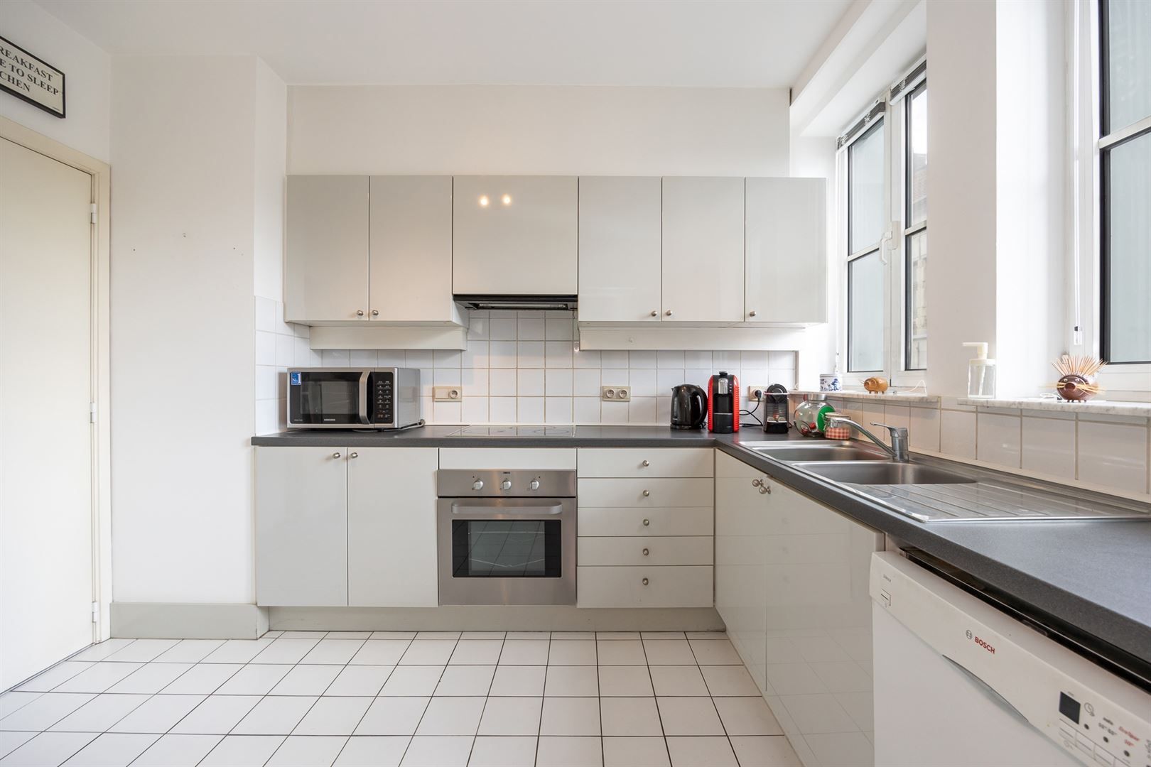 Licht en ruim wonen in hartje stad foto 7