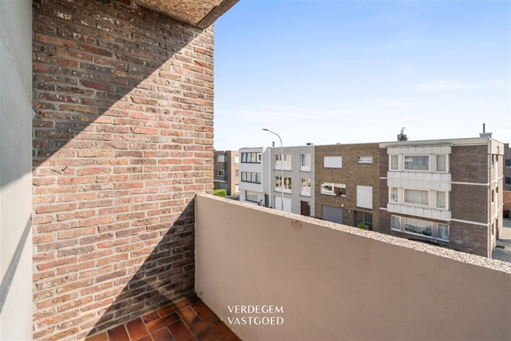 Degelijk appartement met 2 slaapkamers, 2 terrassen en mogelijke aankoop garage foto 10