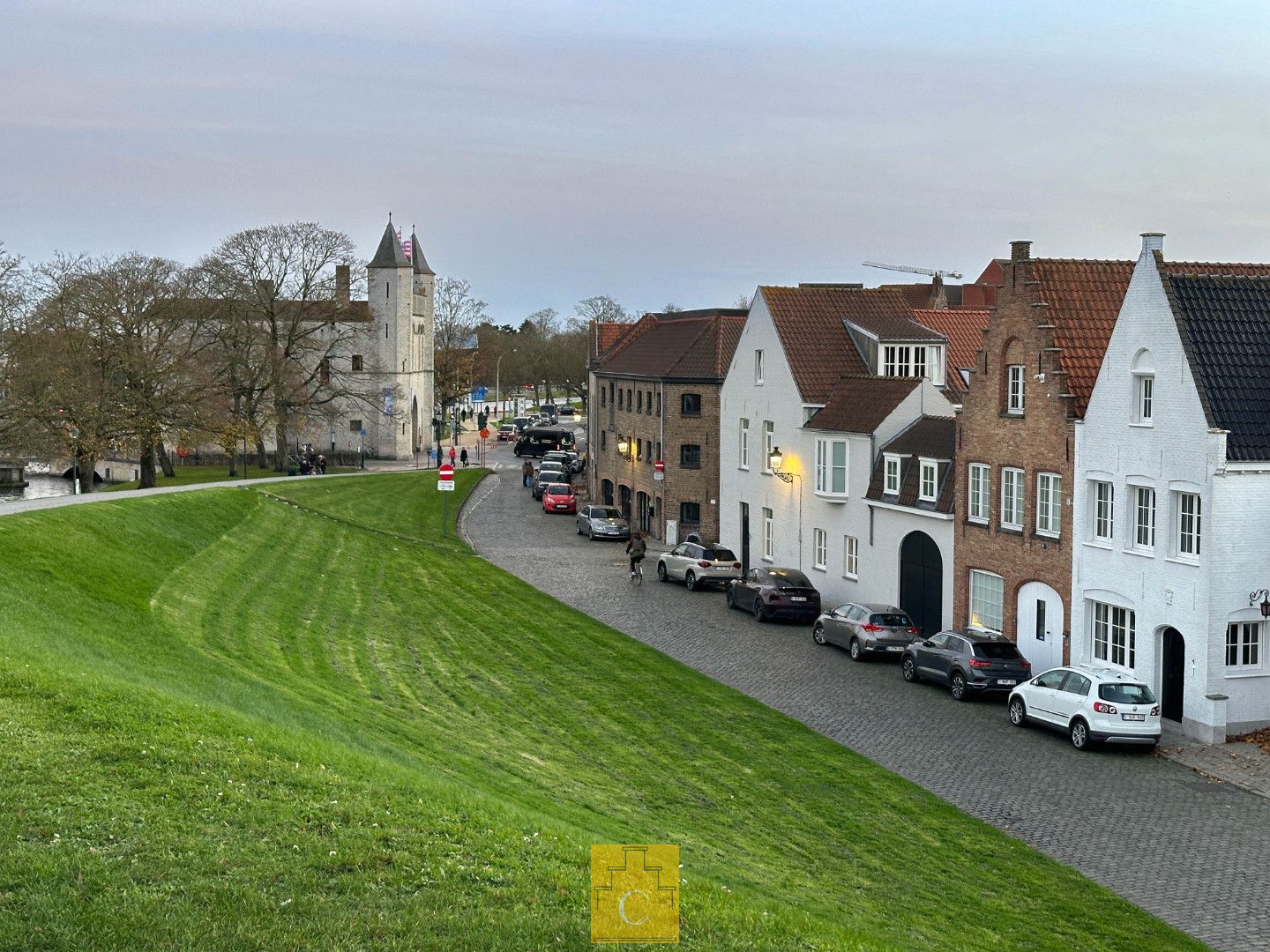 riante stadsvilla in Knokse stijl met grote garage, diverse terrassen en sublieme tuin, zicht op de Molens en alle Brugse torens, grondoppervlakte 655 m2 foto 37