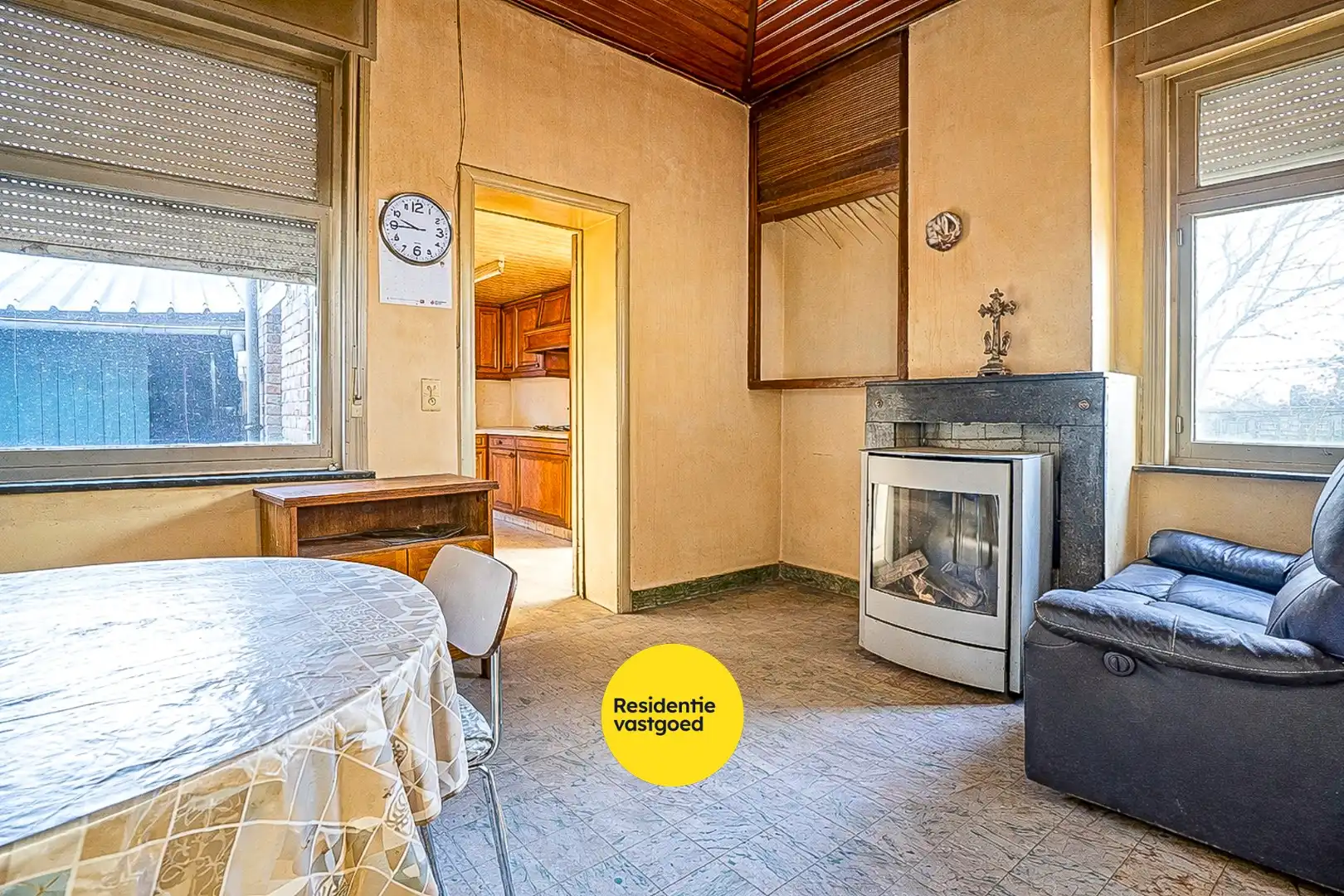 Te renoveren woning met 5 slaapkamers op 8.102 m²  te Diksmuide! foto 4