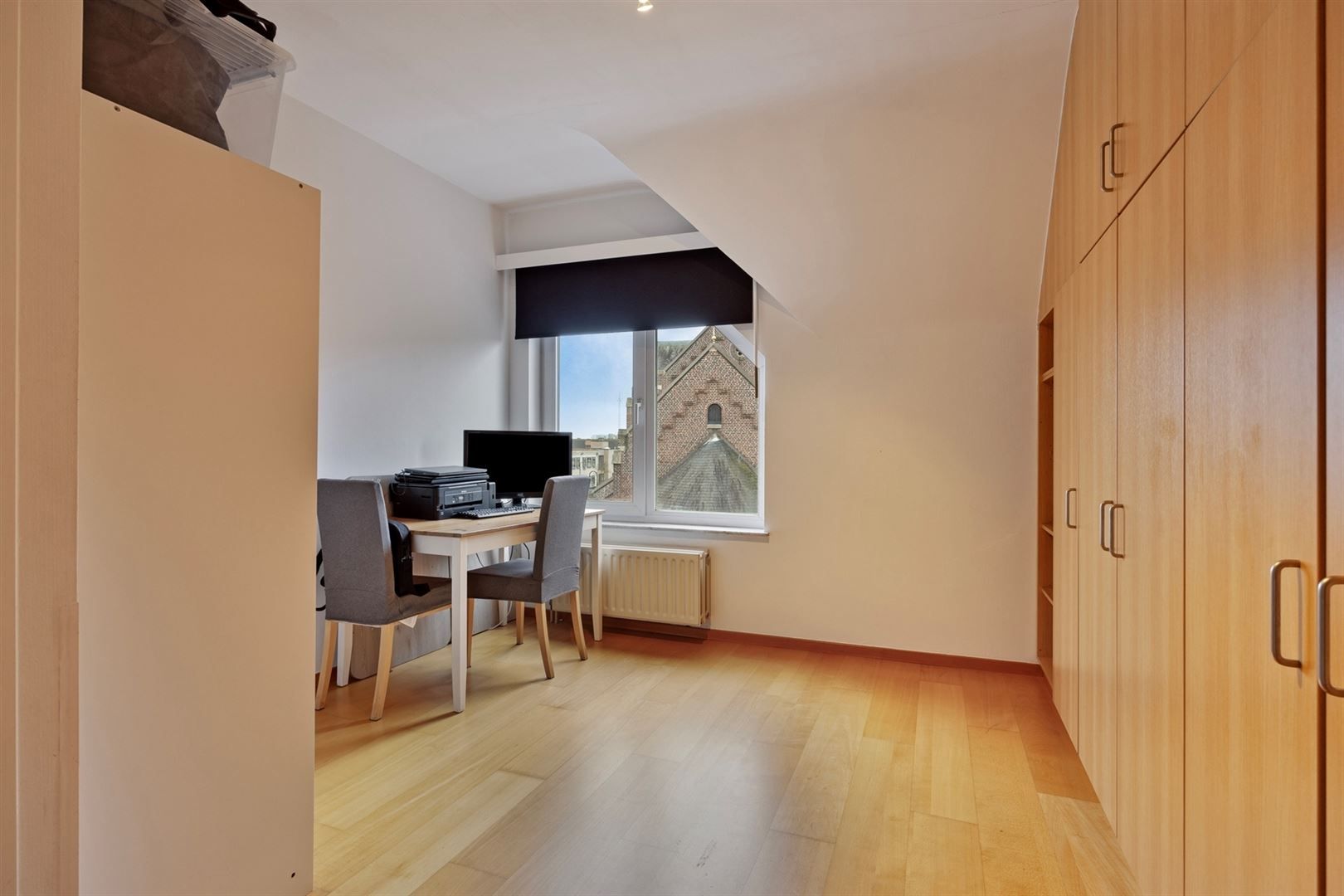 TE HUUR: Ruim gerenoveerd appartement met 3 slaapkamers te Heusden! foto 11