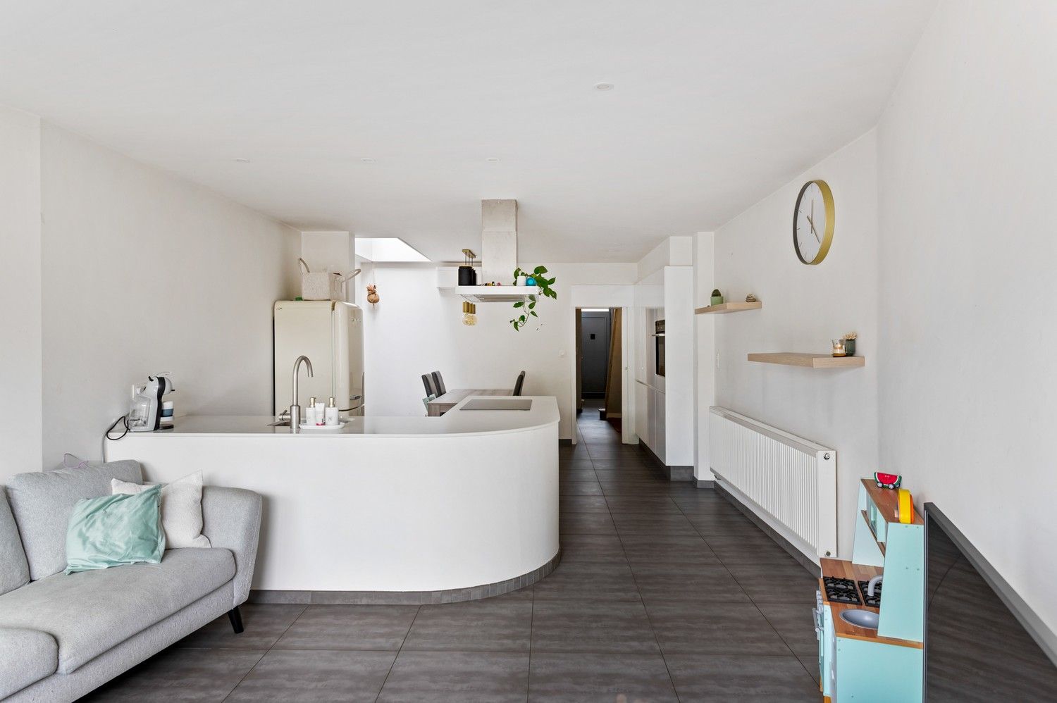 Deels gerenoveerde woning met 3 slaapkamers nabij centrum Lint foto 4