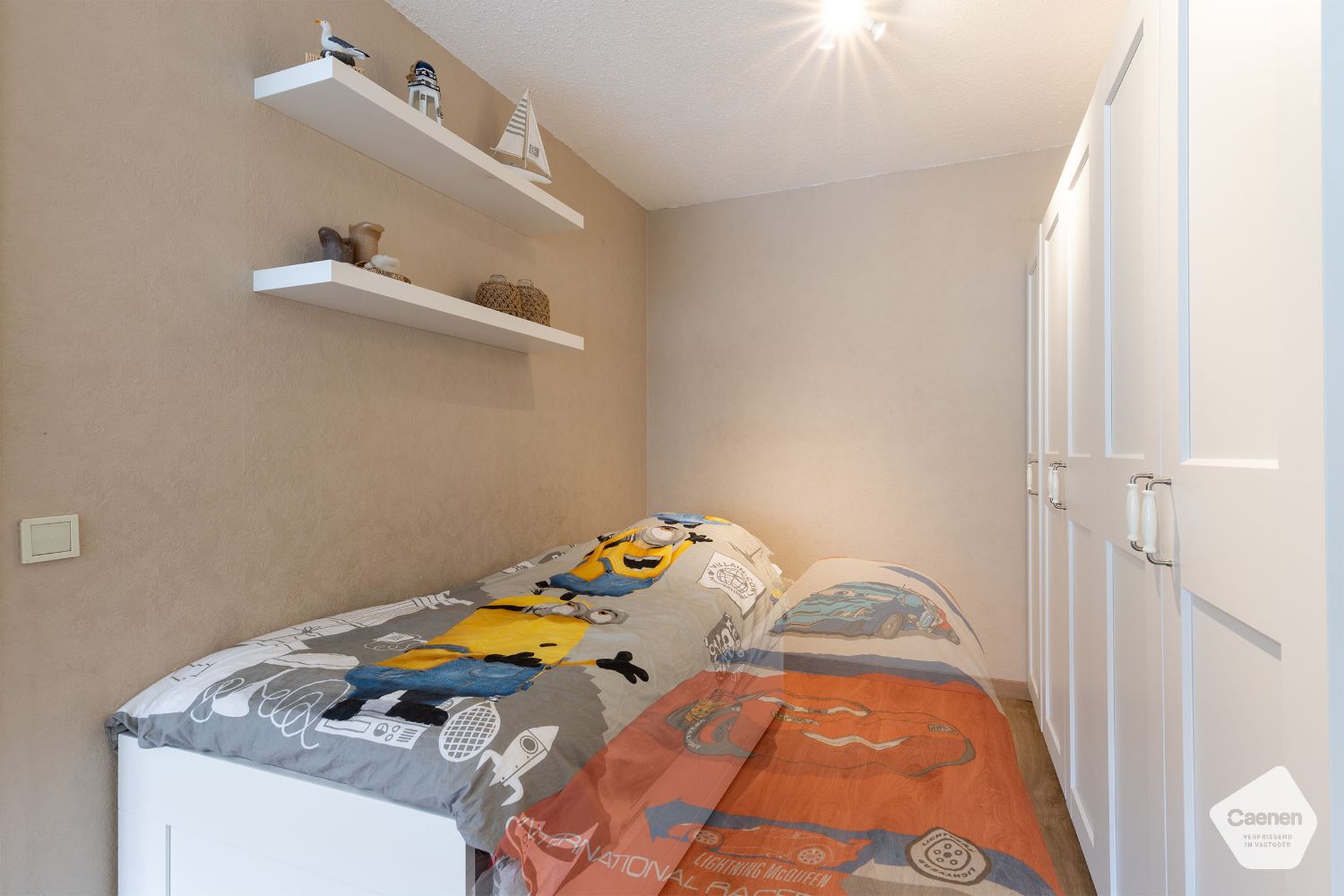 Mooi gerenoveerde, zuid-gerichte studio met aparte slaaphoek foto 10