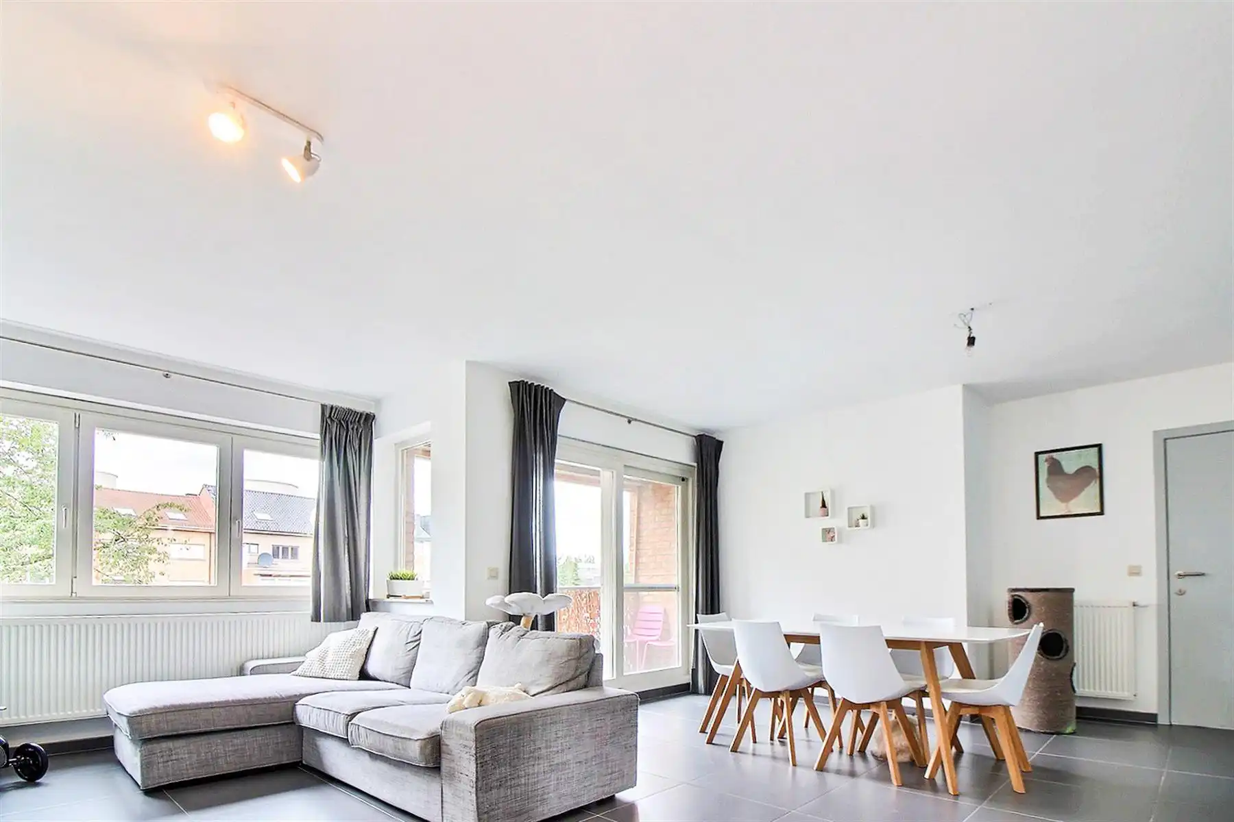 Appartement met twee kamers, garage en terras foto 2