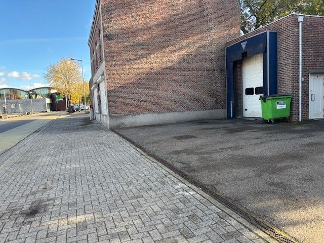 Gelijkvloerse koel- en handelsruimtes met laad- en loskade foto 7