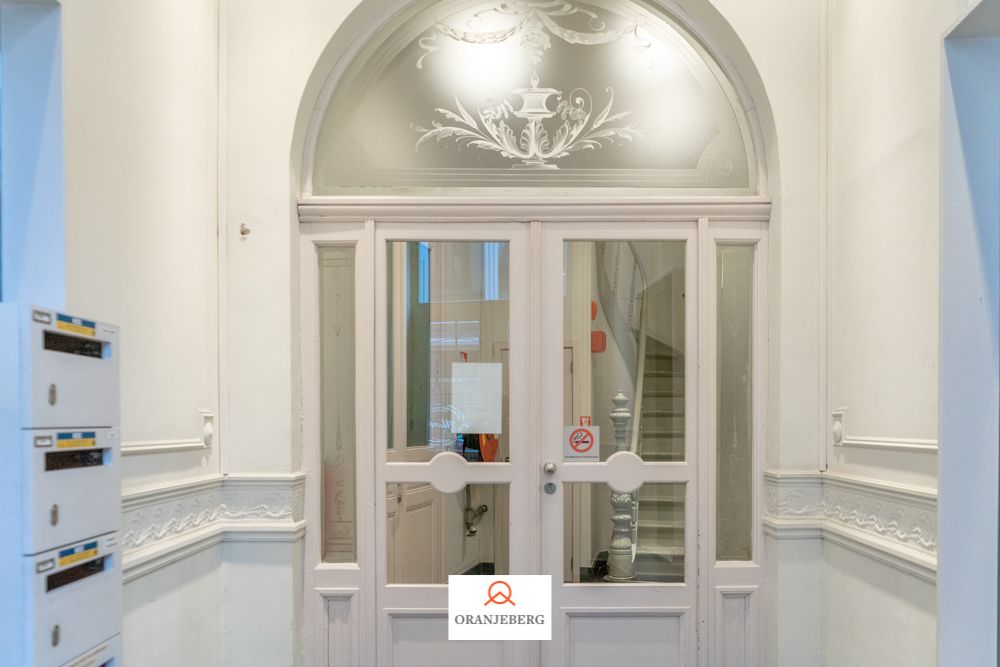Prachtig BEMEUBELD dakappartement met terras vlakbij Zuid foto 36