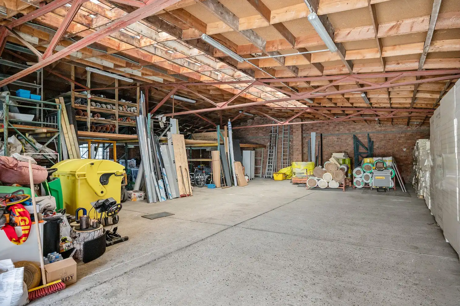 Ruime, degelijke gezinswoning met magazijn op een perceel van 930 m². foto 35