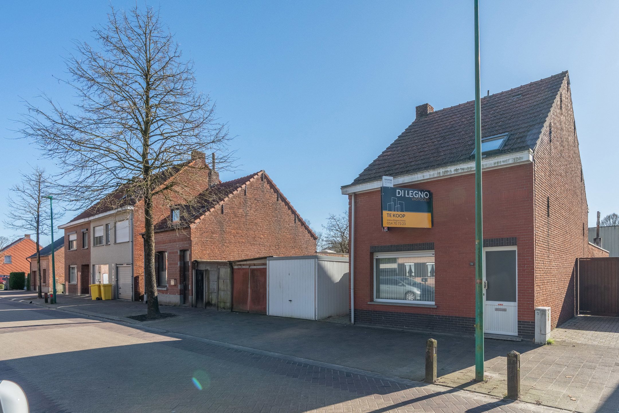 Hoofdfoto van de publicatie: Te renoveren woning met ruime tuin op toplocatie Vosselaar.
