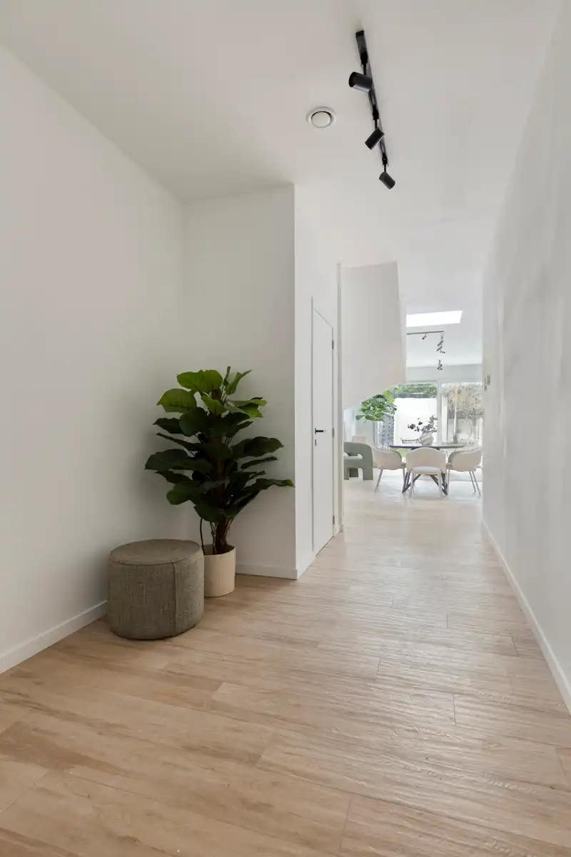 IN OPTIE - Energiezuinige vernieuwde woning met 4 slaapkamers. foto 9