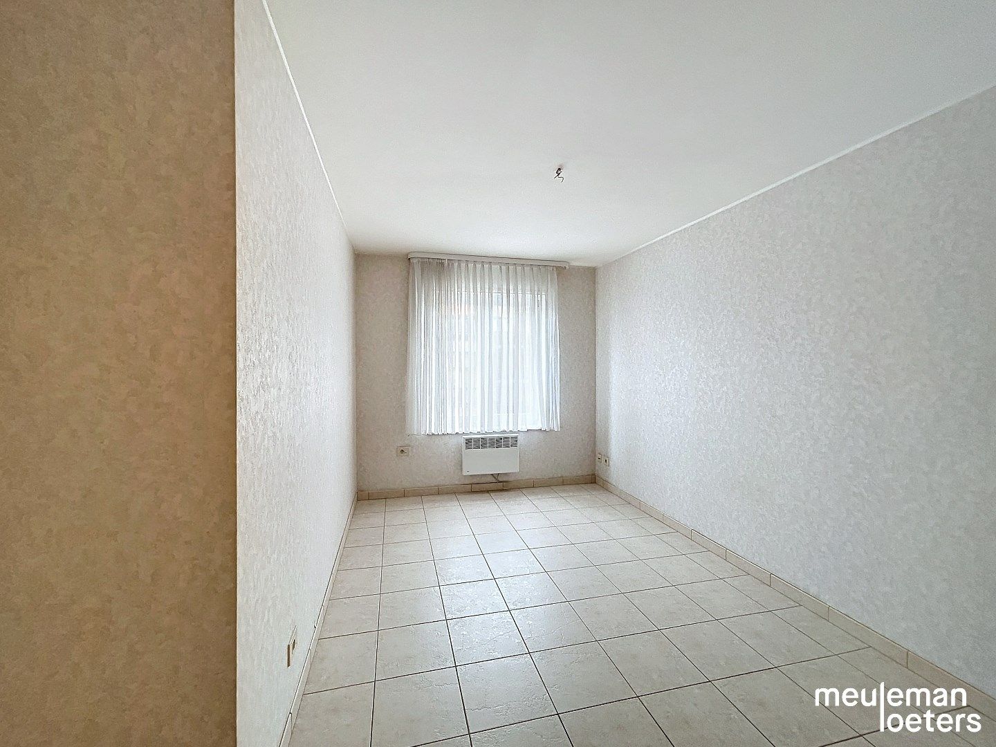 Lichtrijk appartement met twee slaapkamers foto 9