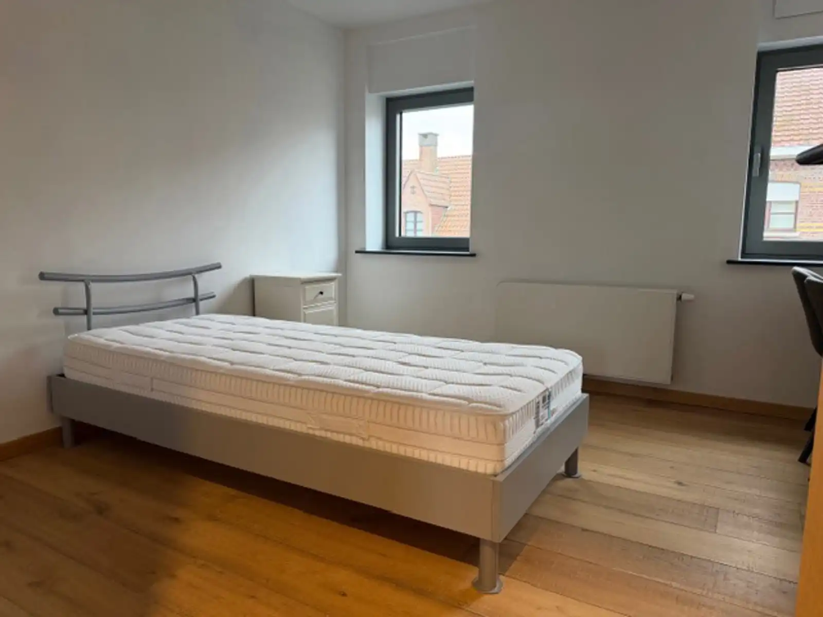 Totaal gerenoveerde en energiezuinige woning met tuin. foto 12