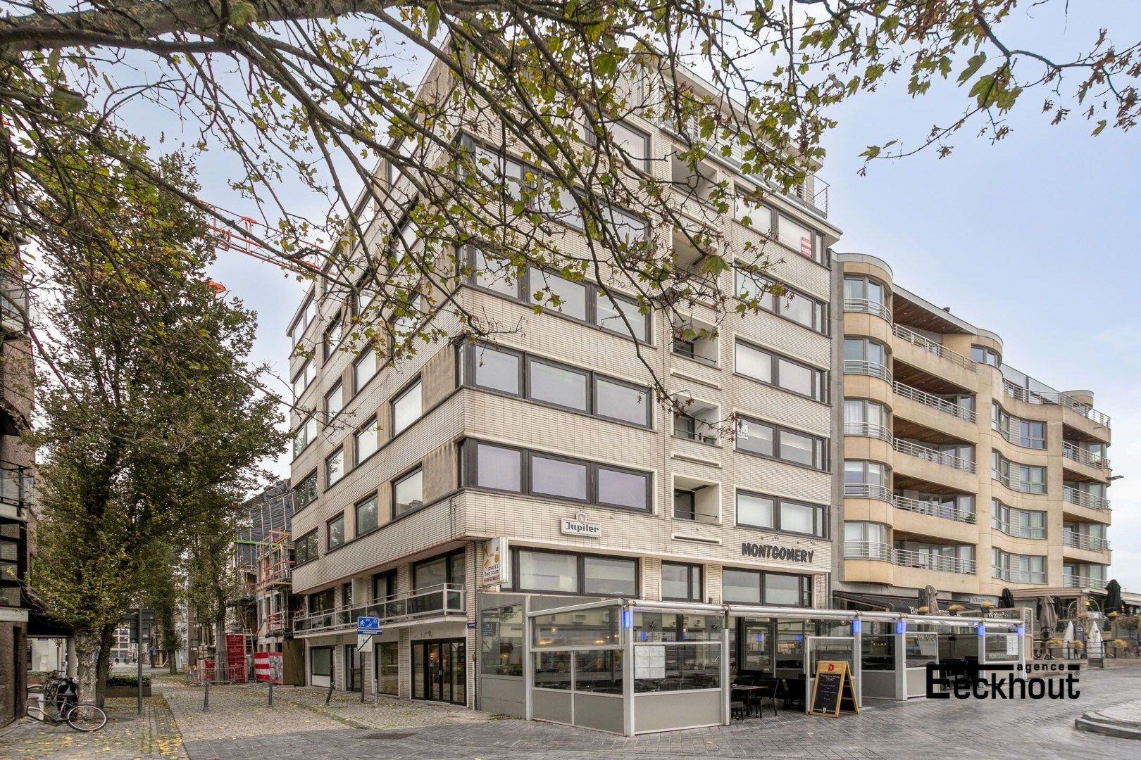 Ruim en lichtrijk appartement aan het gezellige 'Visserspleintje' in hartje Oostende foto 14