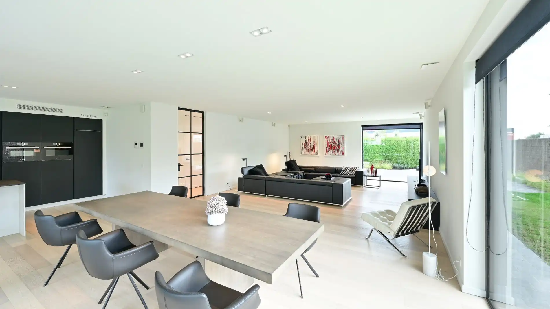 Hedendaagse villa (°2017) gelegen vlakbij het centrum van Knokke. foto 8