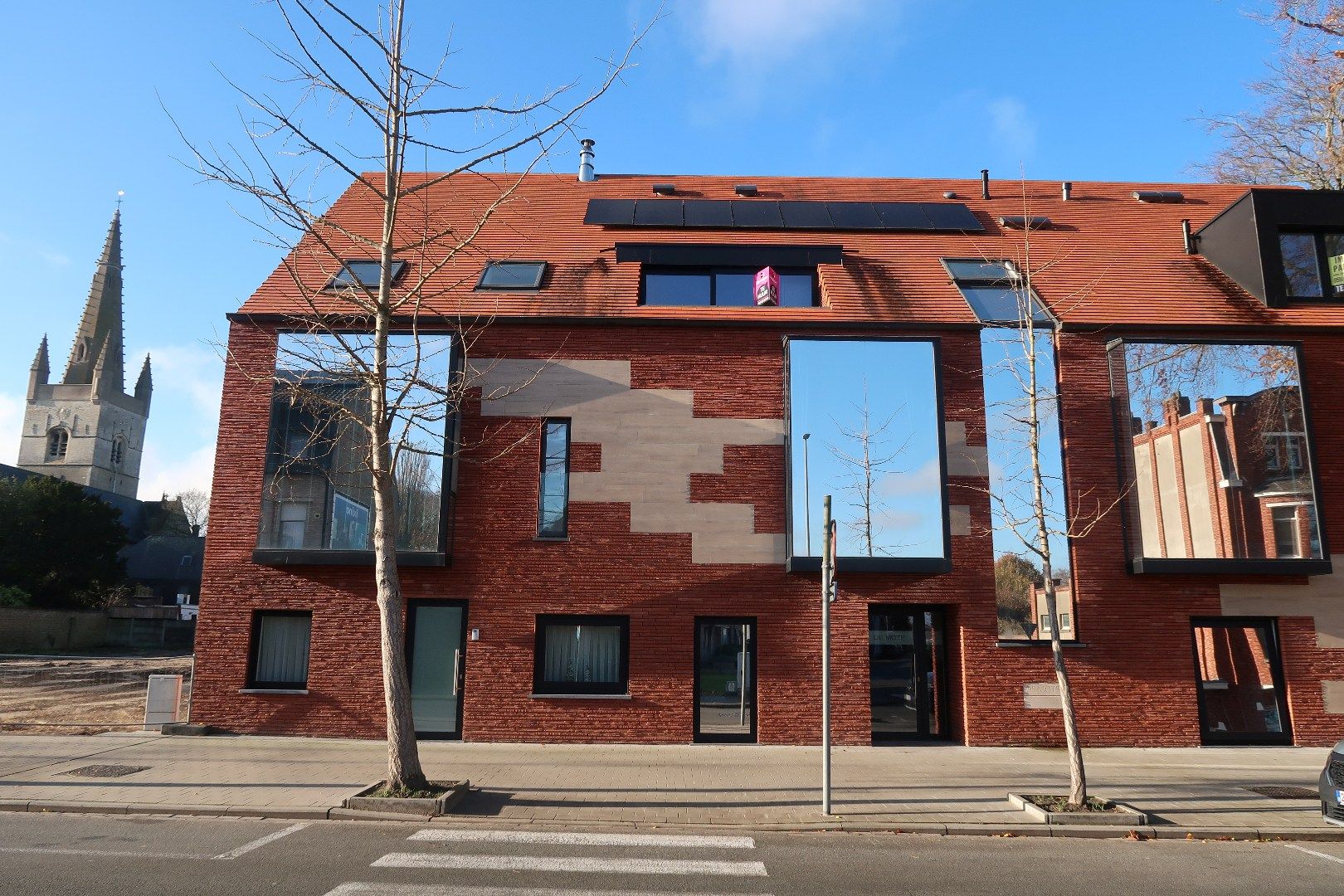 Stijlvol nieuwbouwappartement met 3 slaapkamers en 2 terrassen foto {{pictureIndex}}