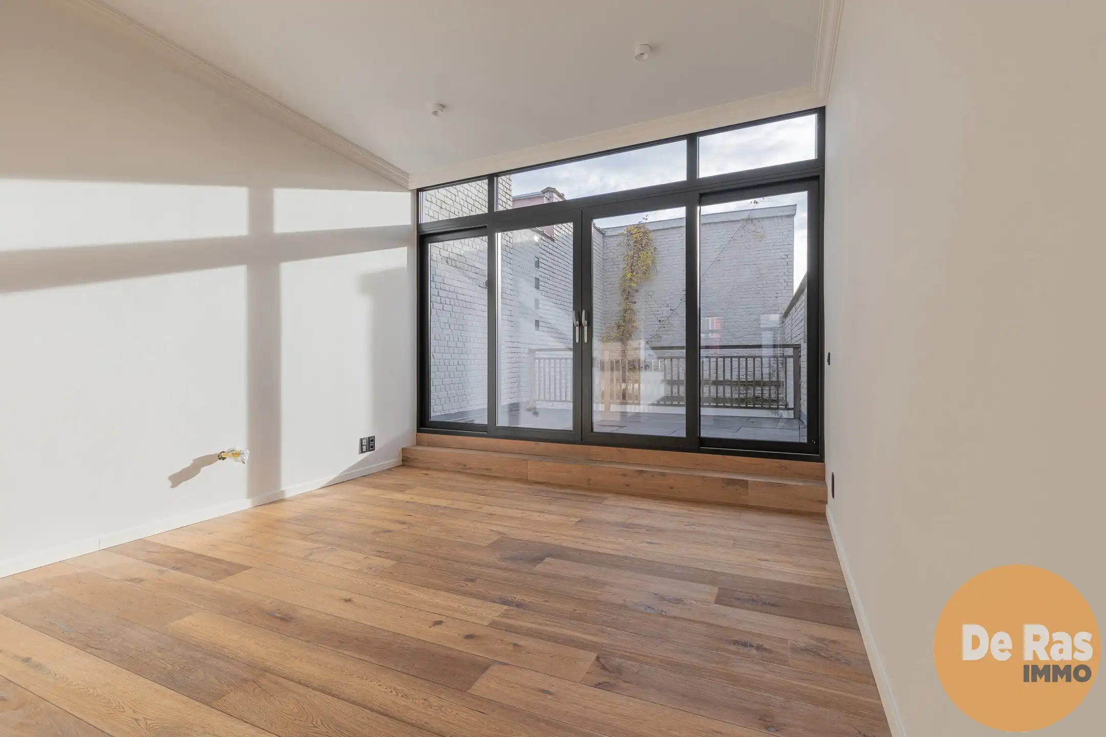AALST - Kantoorruimte met vernieuwd appartement in centrum foto 8