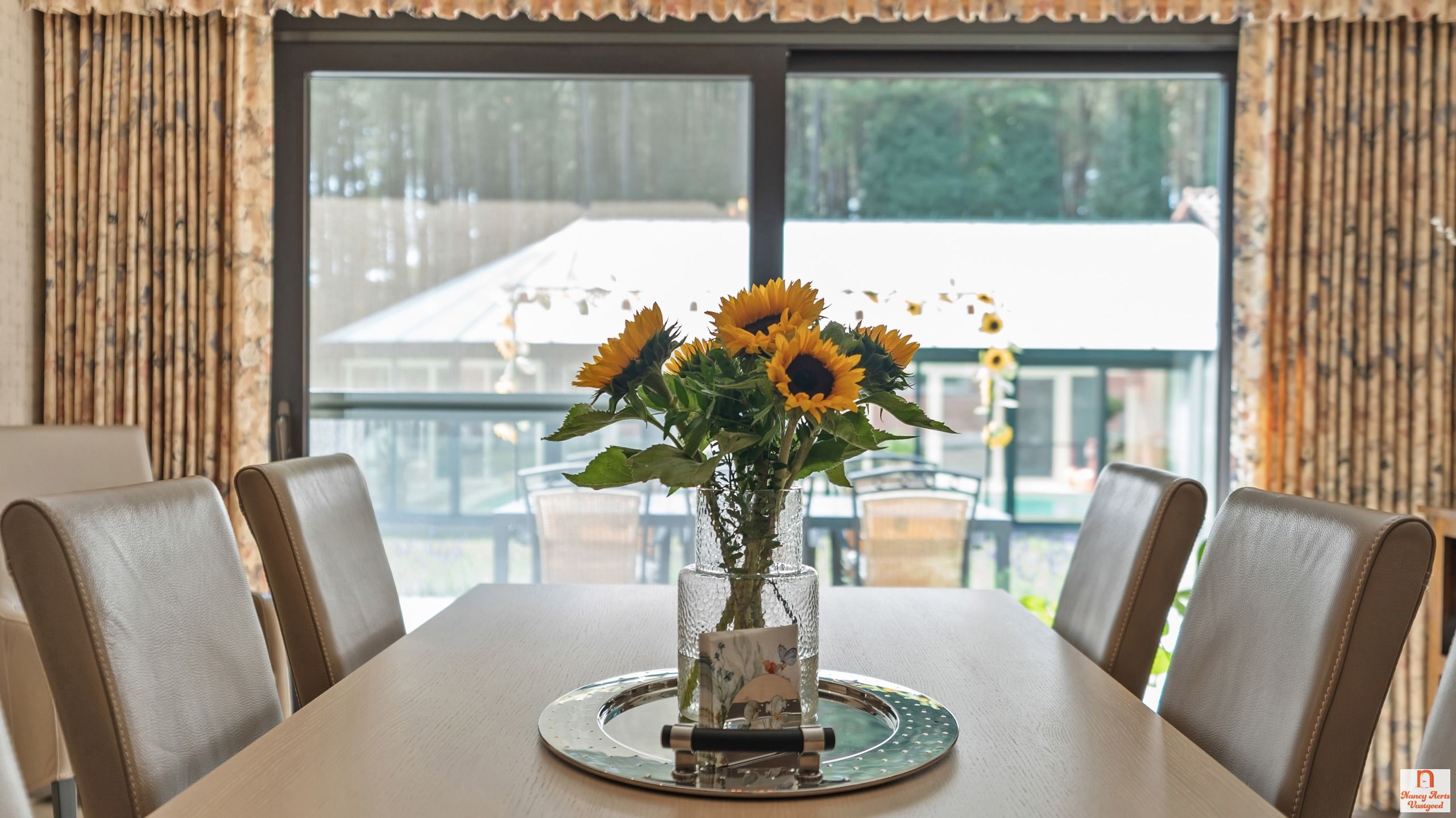 Luxueuze villa met overdekt zwembad, bos en weiland foto 35