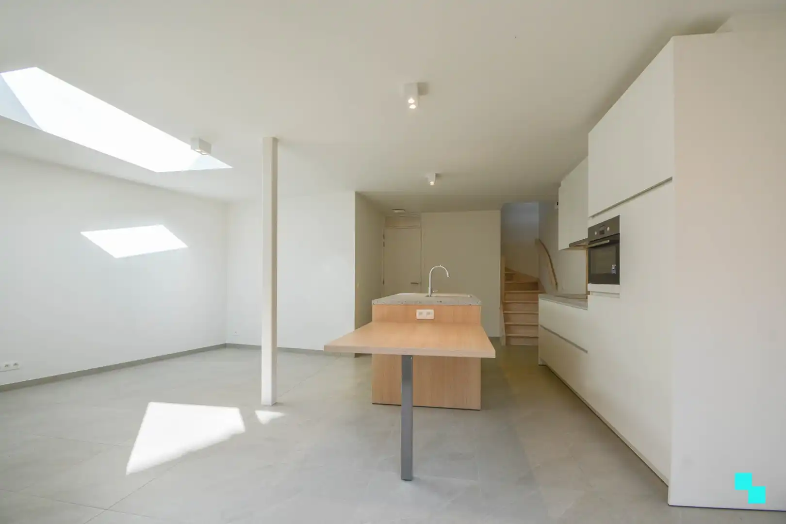 Stijlvolle hernieuwbouwwoning (BEN) met 2 slaapkamers - stadscentrum foto 6