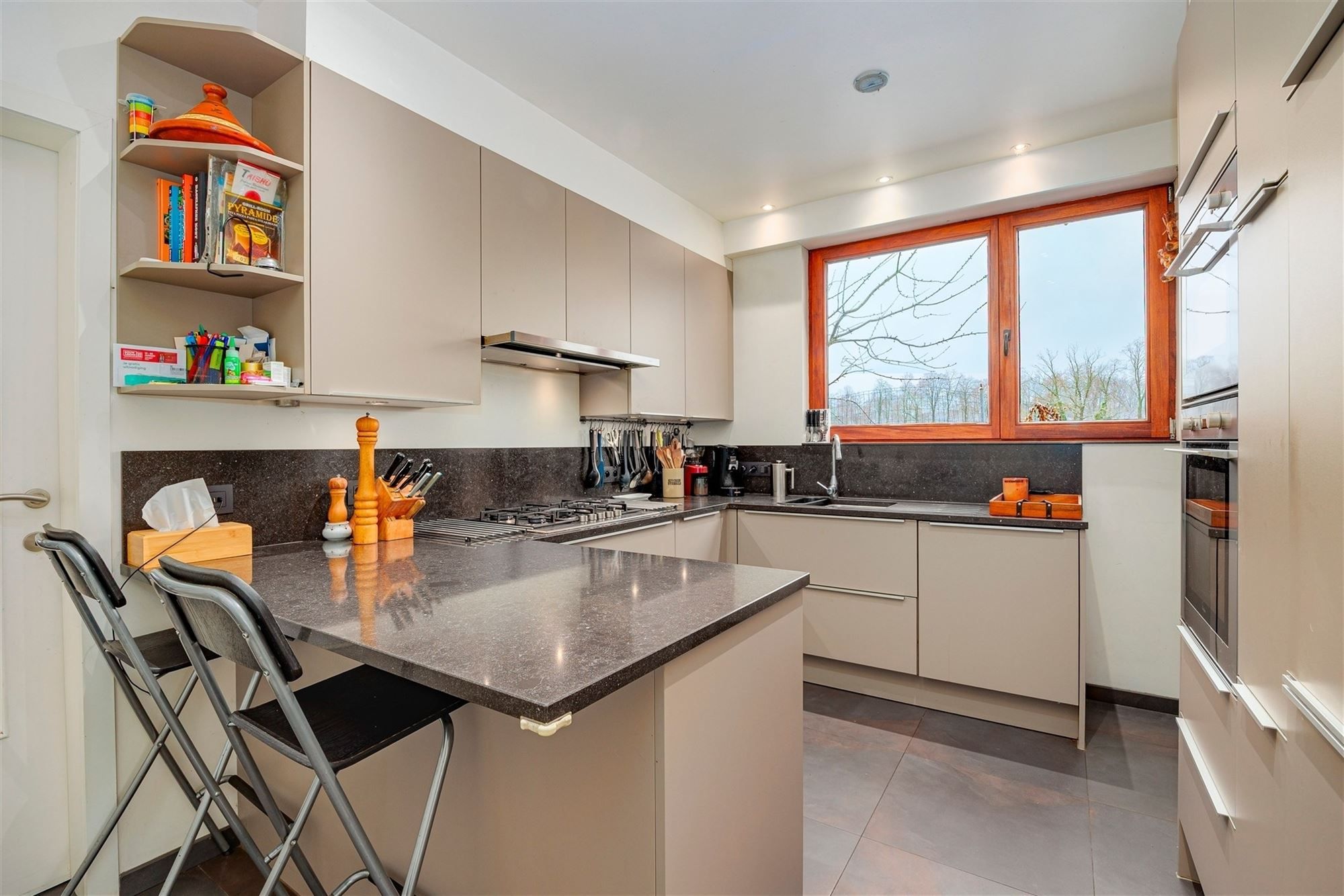 Instapklare woning met grote tuin en prachtig zicht op weilanden foto 11