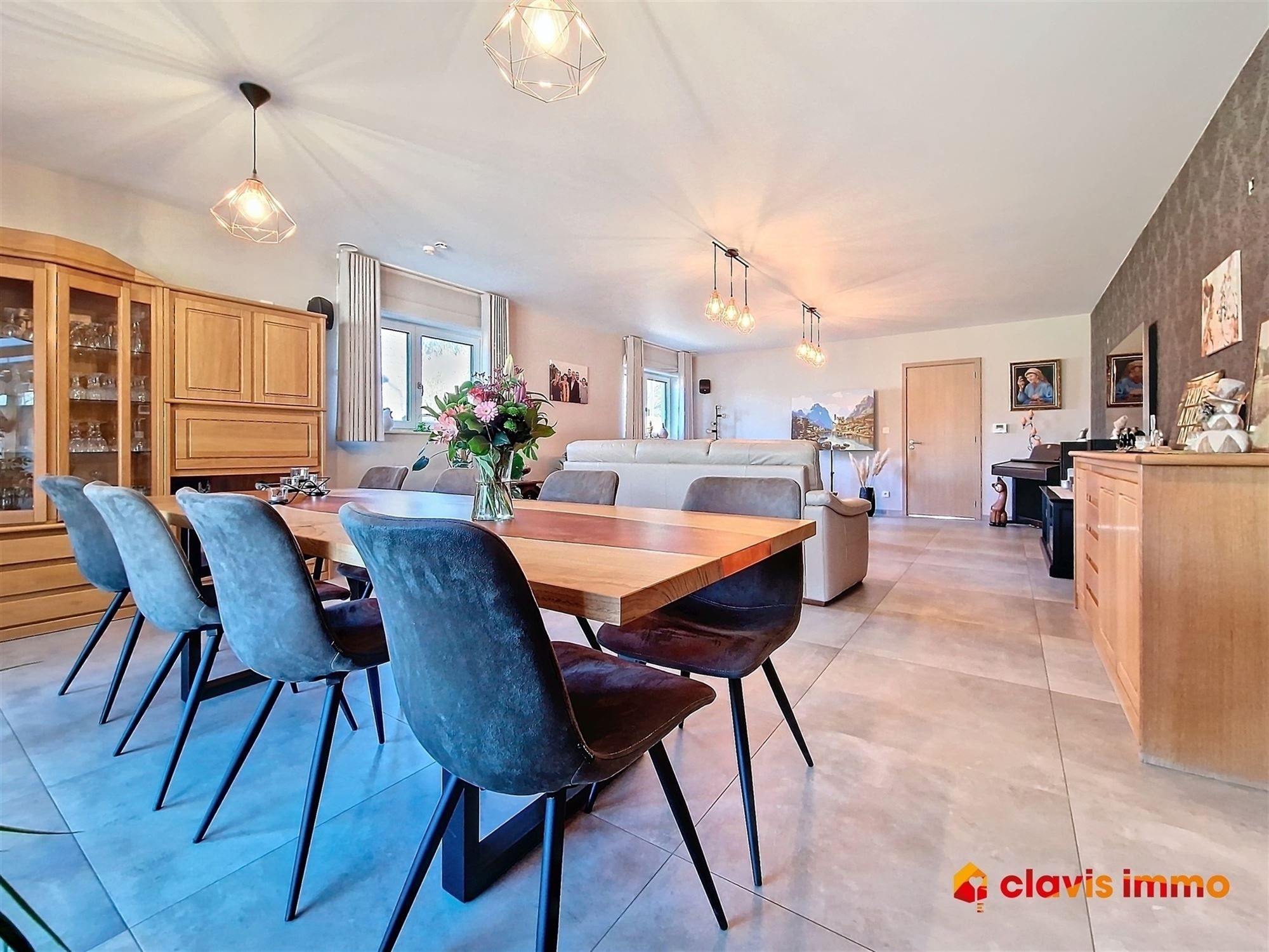 Aangename en recente woning (2022) met mooie tuin foto 4