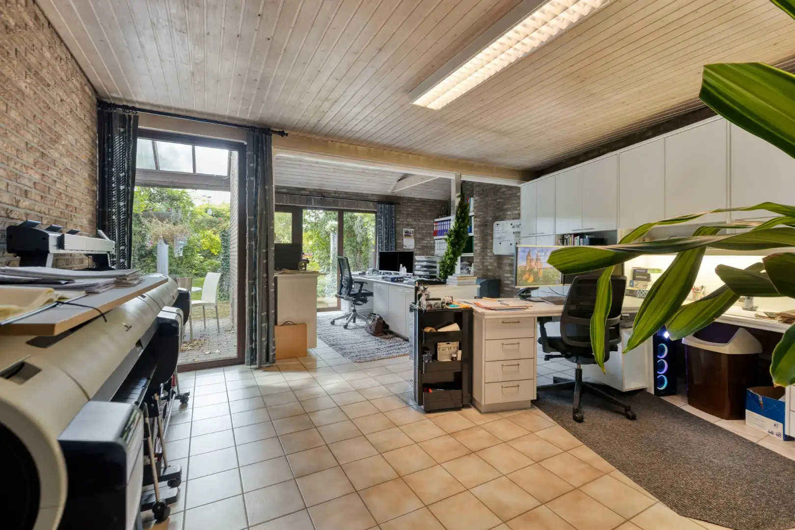 Ruim ingedeelde woning met oa 3 slpks op een gunstige locatie in het centrum foto 6