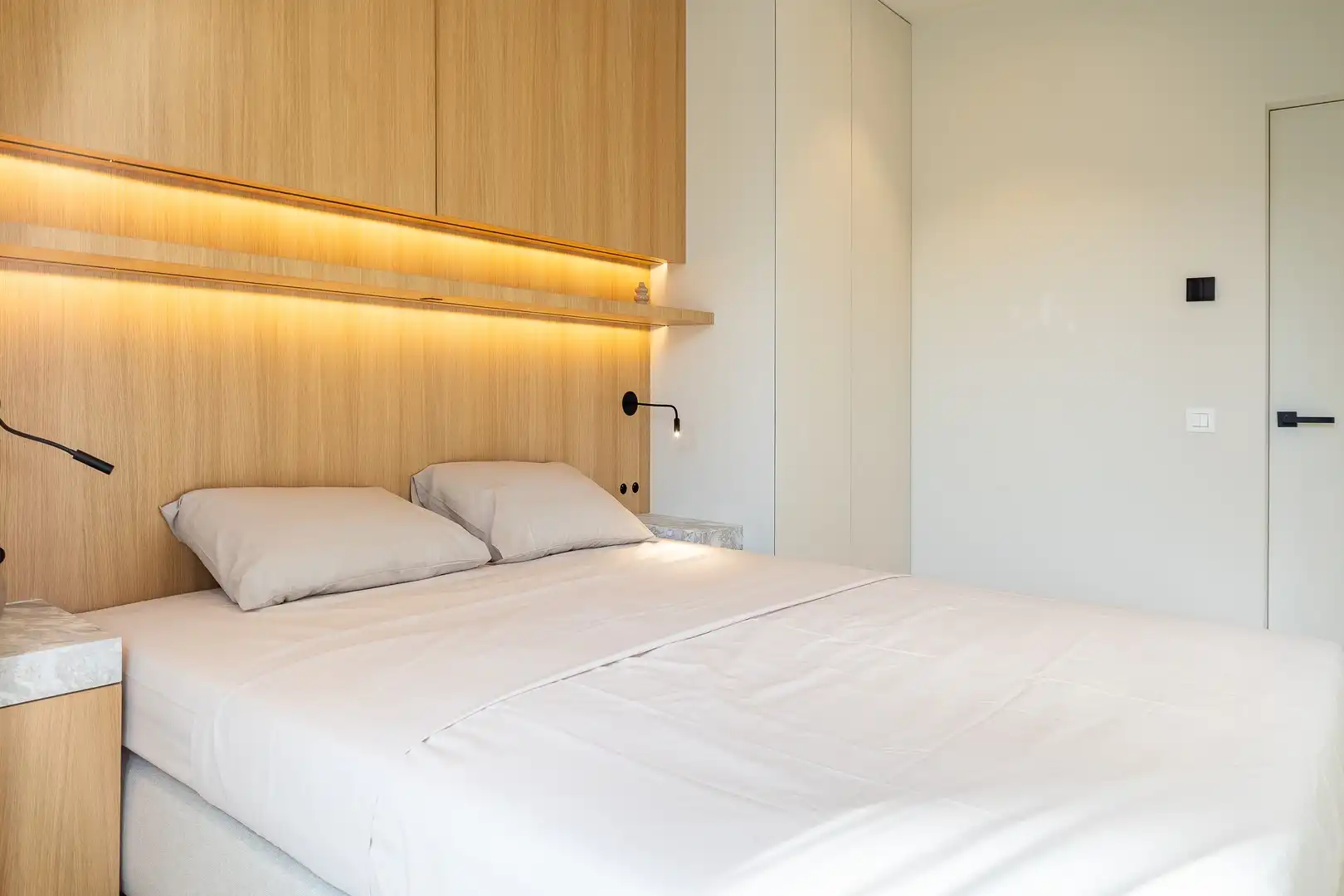 Prachtige alleenstaande villa met 5 slaapkamers gelegen in een rustige residentiële omgeving. foto 21