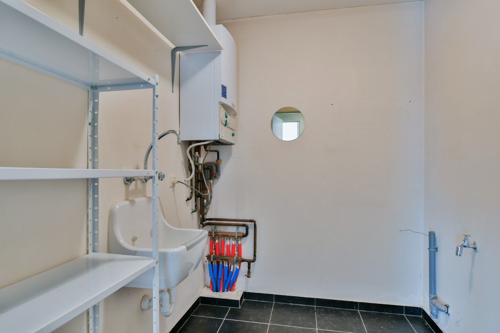 Gelijkvloersappartement te huur te Eernegem foto 8