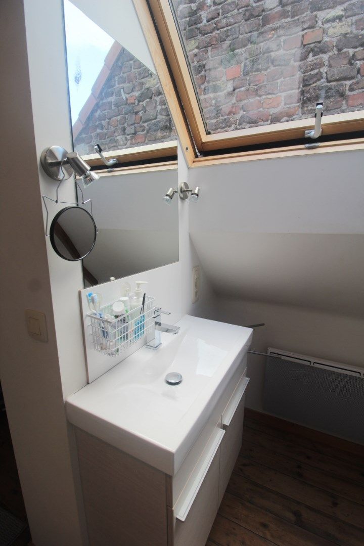 DUPLEX-APPARTEMENT MET 2 SLAAPKAMERS IN CENTRUM IEPER foto 12