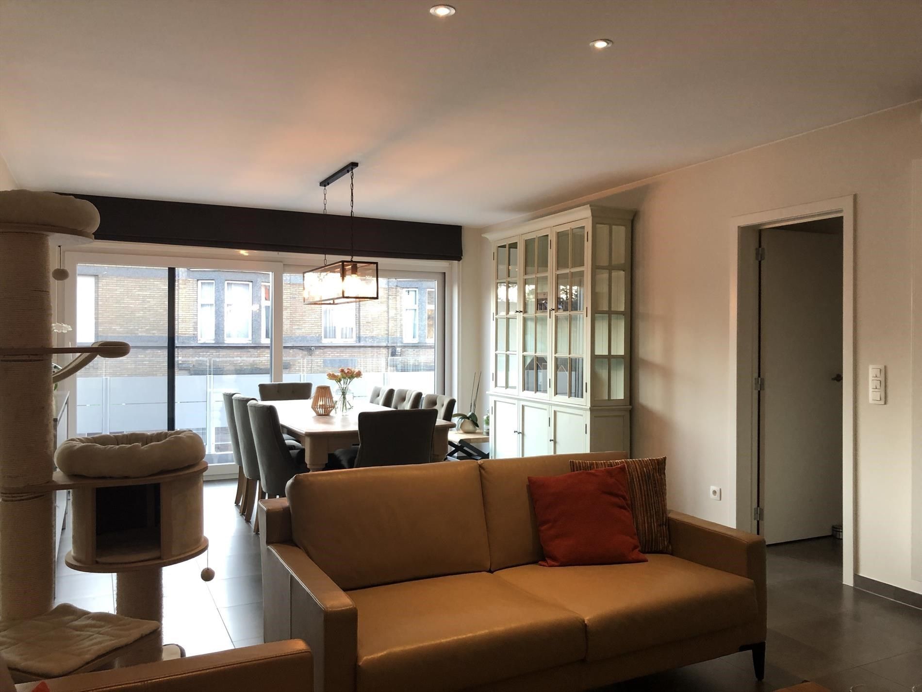 Zeer mooi ingericht appartement met 2 slaapkamers, terras en garagebox. foto 2